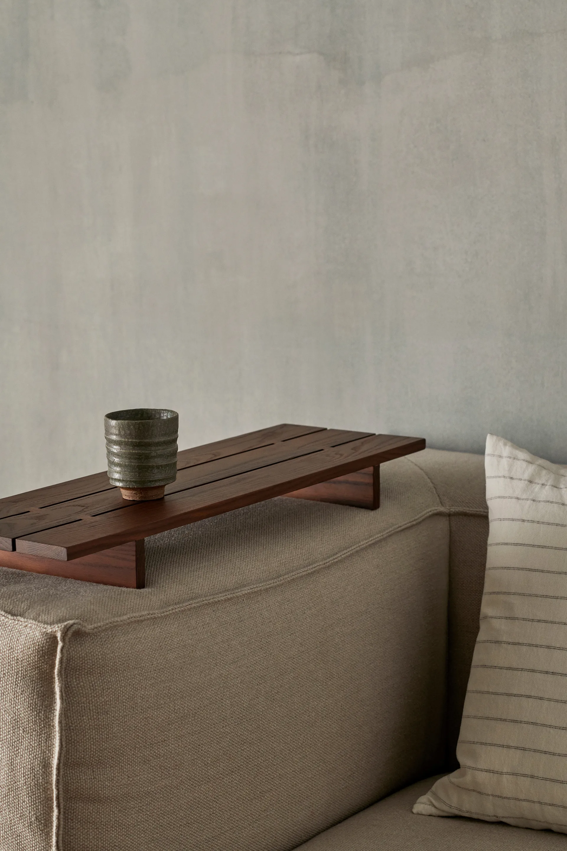 Table à plateau Tategu 70x22,1x7 cm, Dark brown Ferm Living