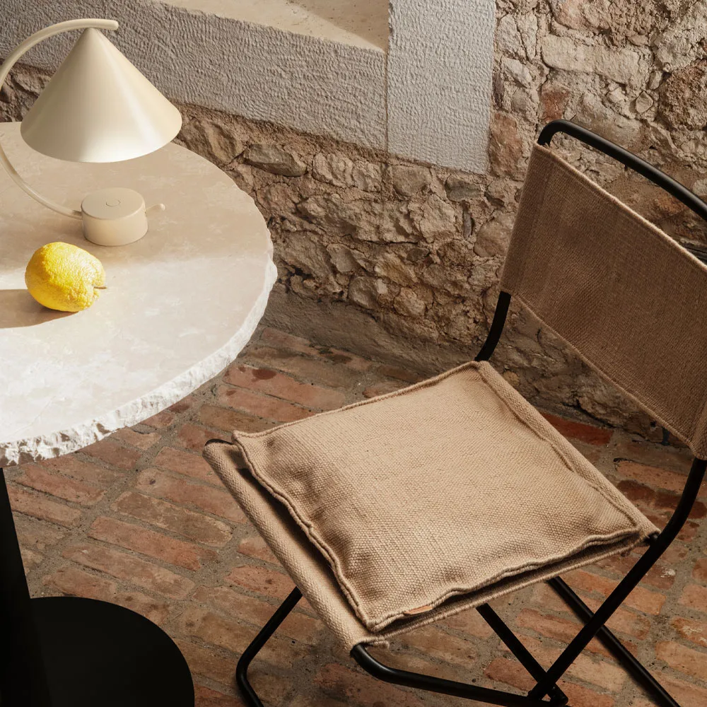 Table bistrot Mineral, blanc, marbre bianco curia Ferm Living