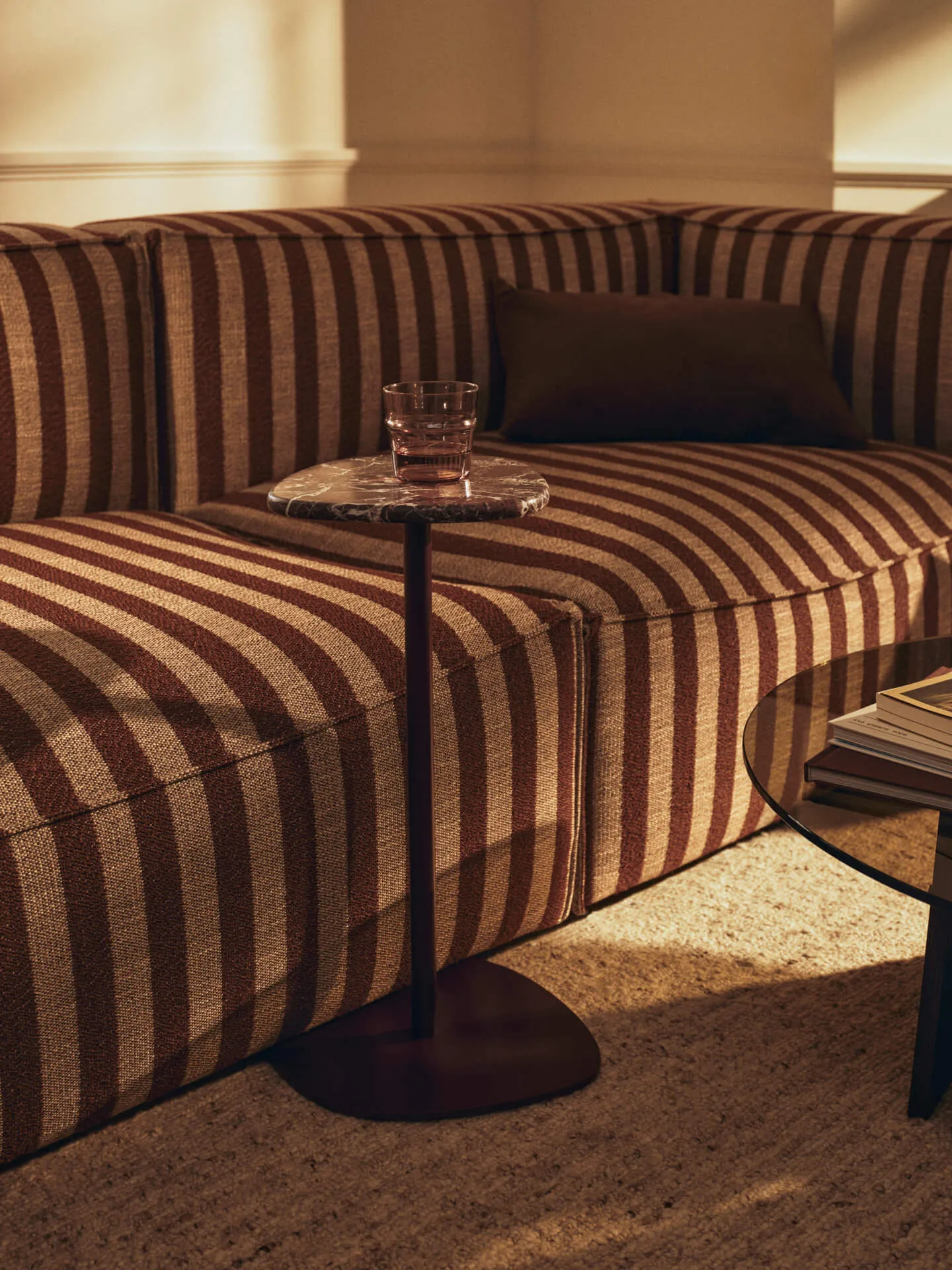 Table d’appoint Plyo, Dark grape Ferm Living