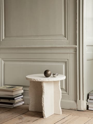 Table Mineral Sculptural Ø52 cm - Bianco Curia - Ferm Living