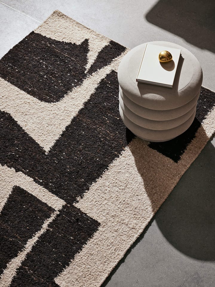 Tapis en laine Piece, Blanc cassé-café, 140x200 cm Ferm Living