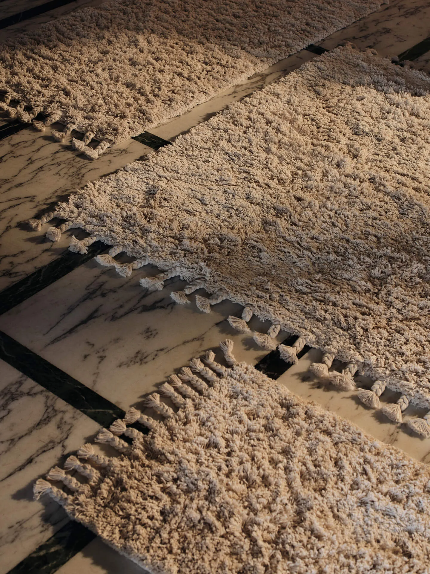 Tapis long pile Amass 70x140 cm, Off-white Ferm Living