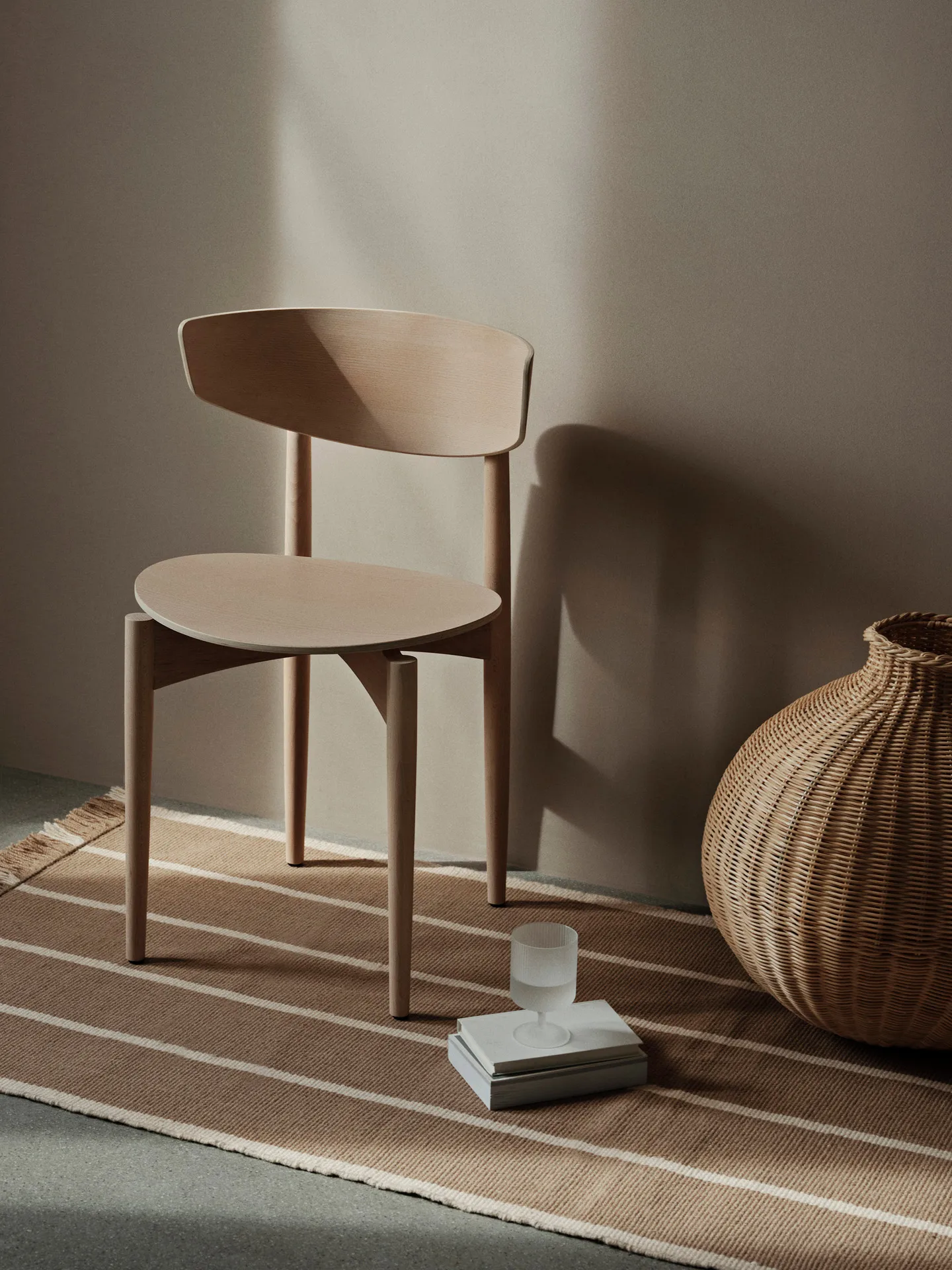 Vase de sol tressée Bola, Natural Ferm Living