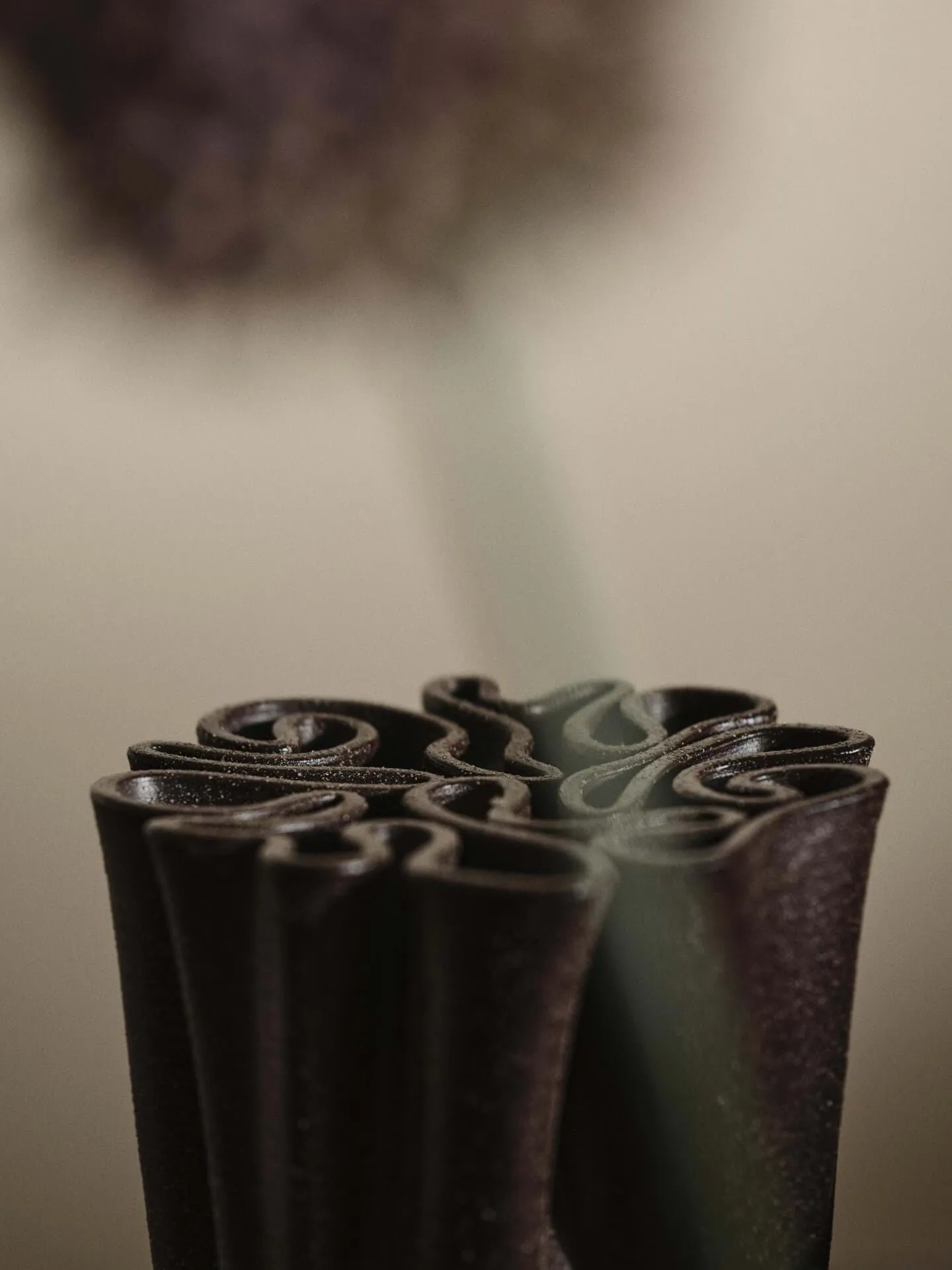 Vase Dedali 25 cm, Marron foncé Ferm Living