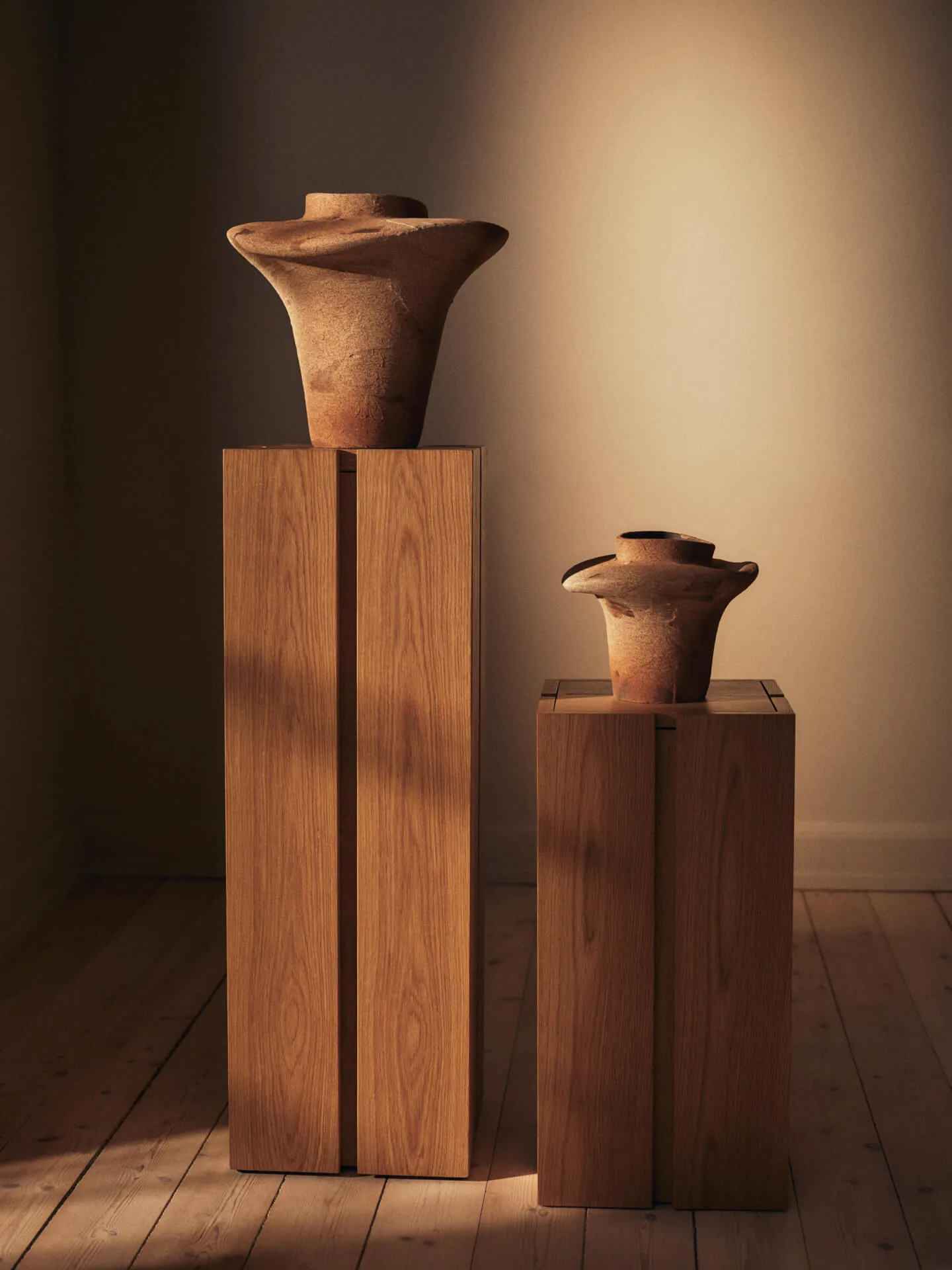 Vase Evio, Burnt umber, Ø35x53 cm Ferm Living
