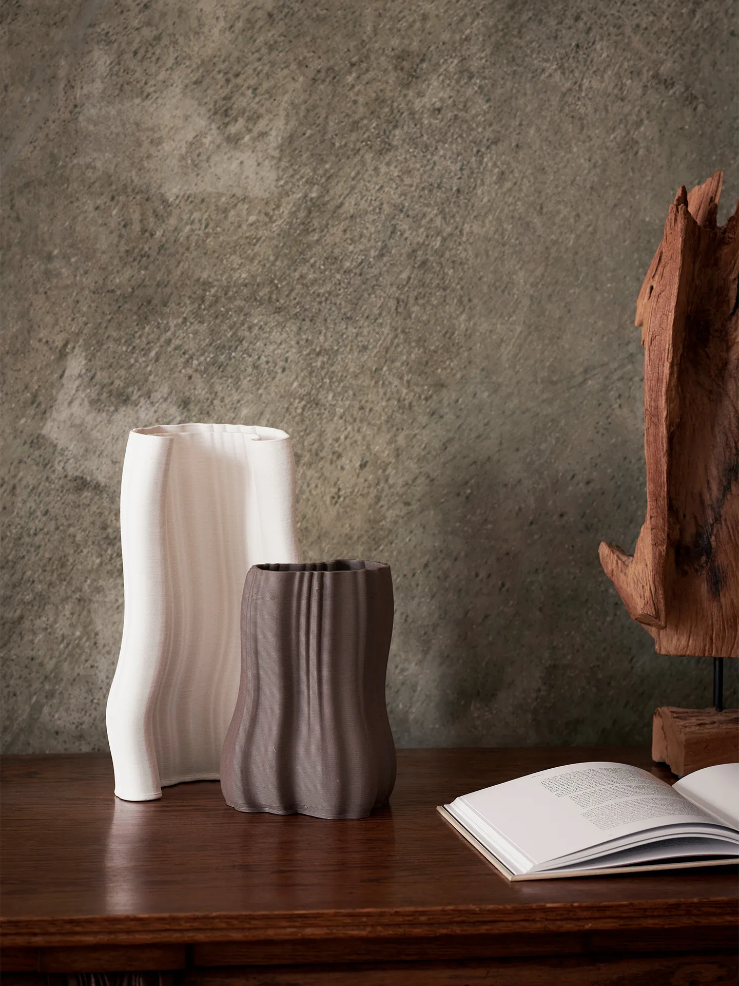 Vase Moire 20 cm, Anthracite Ferm Living