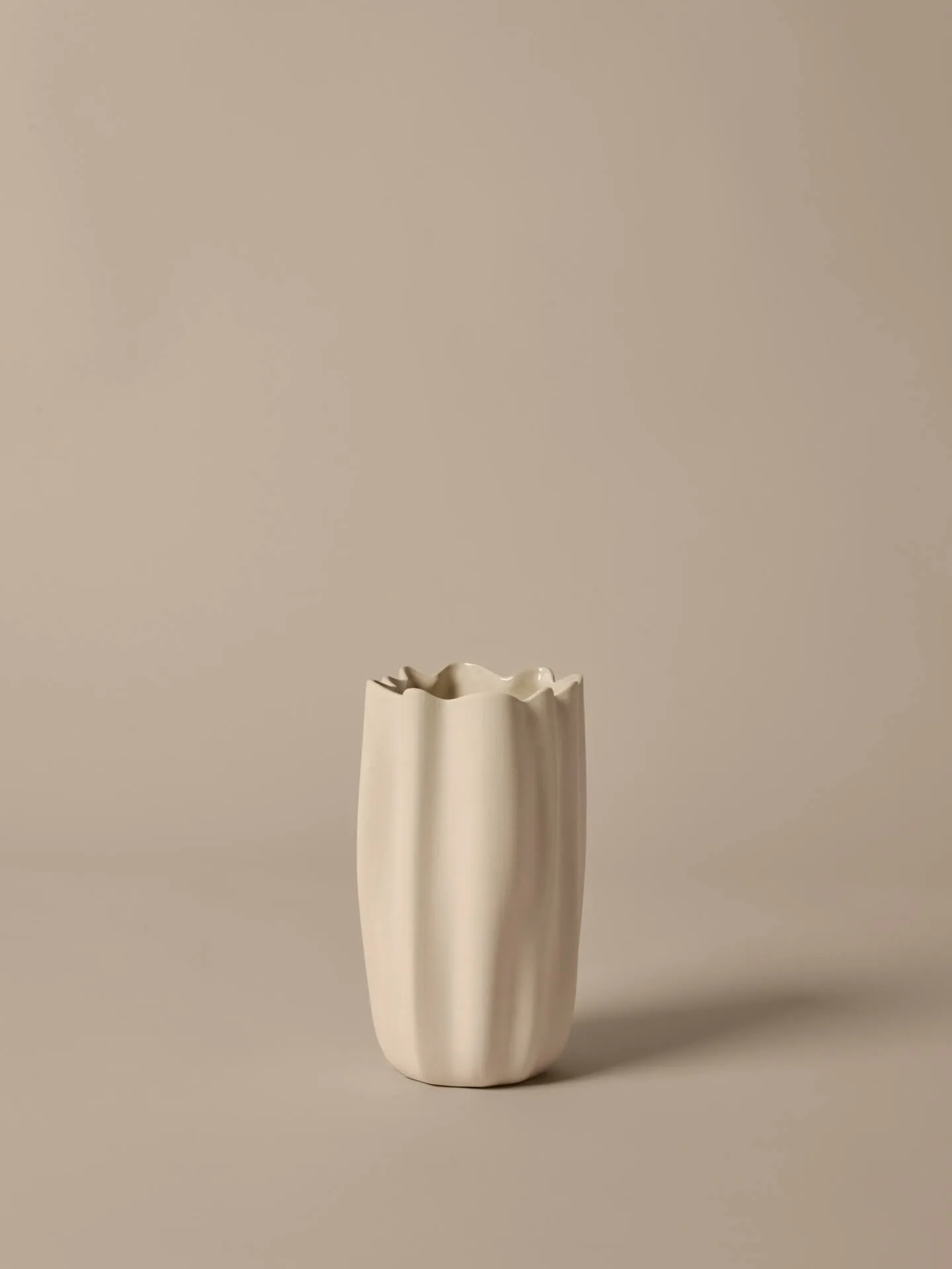 Vase Nium, Off-white, 23 cm Ferm Living