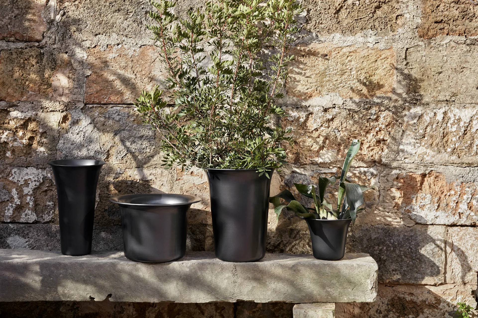 Vase Spun Alu Ø 21,3x41,9 cm, Blackened aluminium Ferm Living