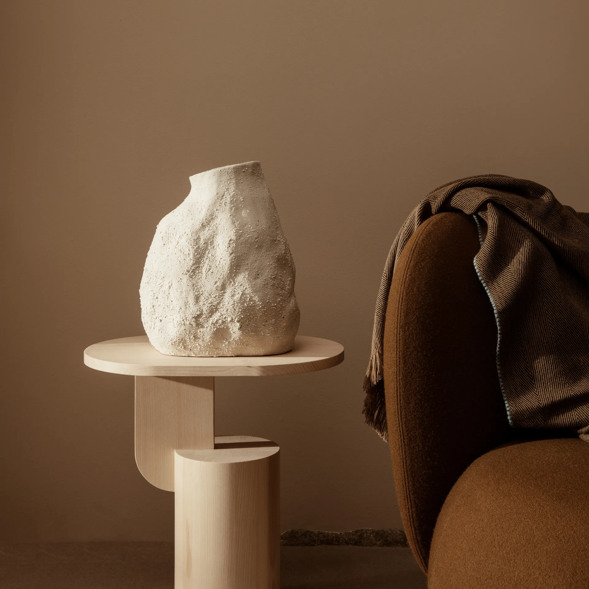 Vase Vulca off-white, Medium 36 cm Ferm Living
