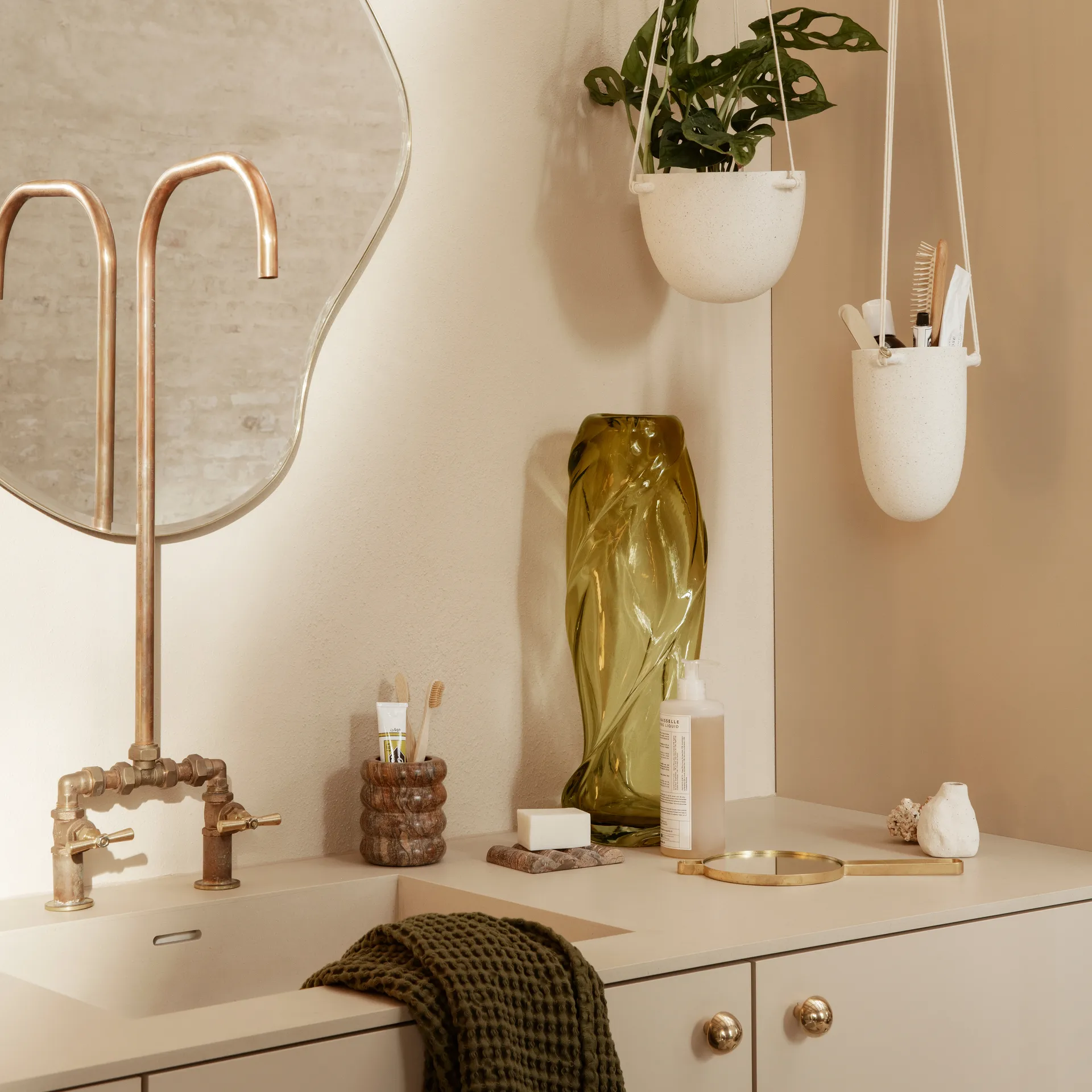 Vase Water Swirl, Moss green Ferm Living