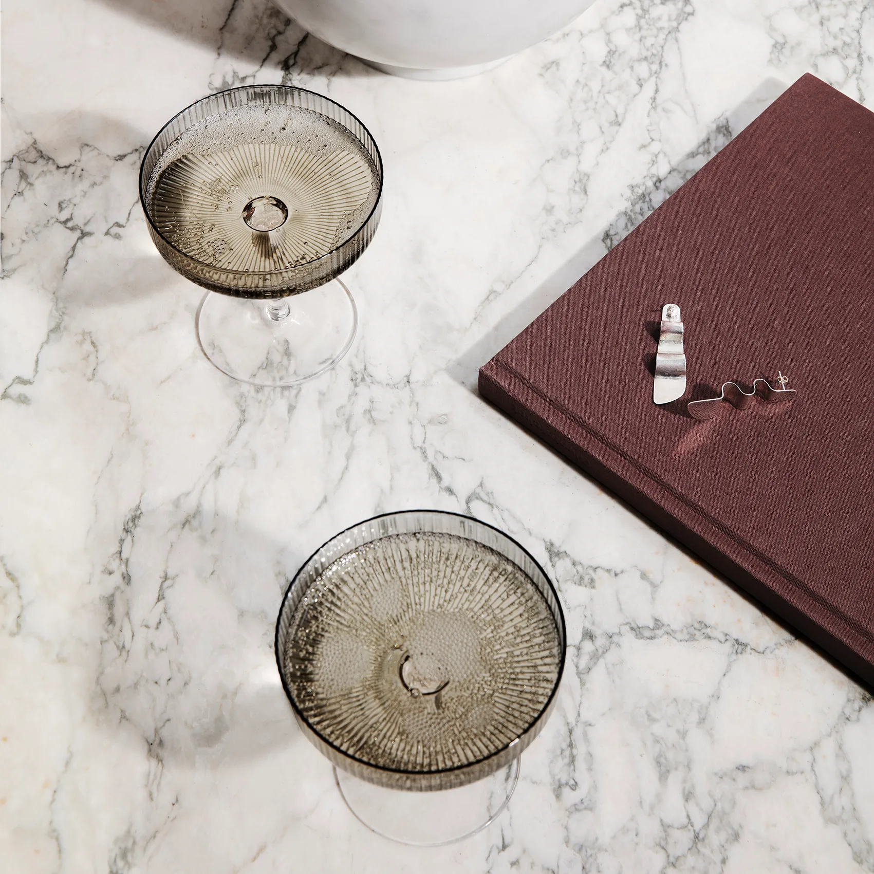 Verre à champagne Ripple lot de 2, smoked grey Ferm Living
