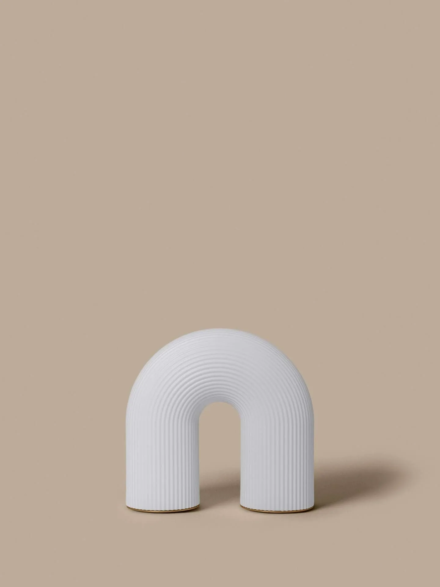 Vuelta outdoor lampe de table portable, Blanc, 25 cm Ferm Living