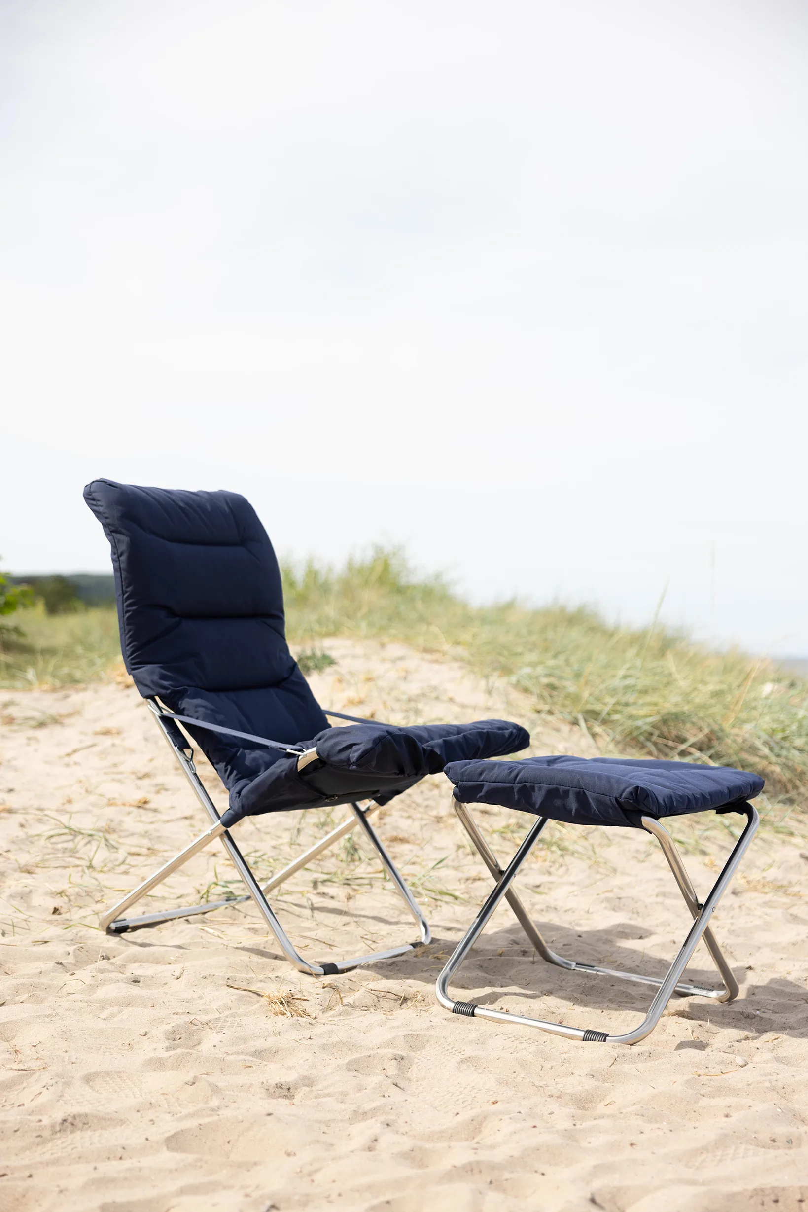 Chaise longue Fiesta Soft, tissu Navy, structure en aluminium Fiam