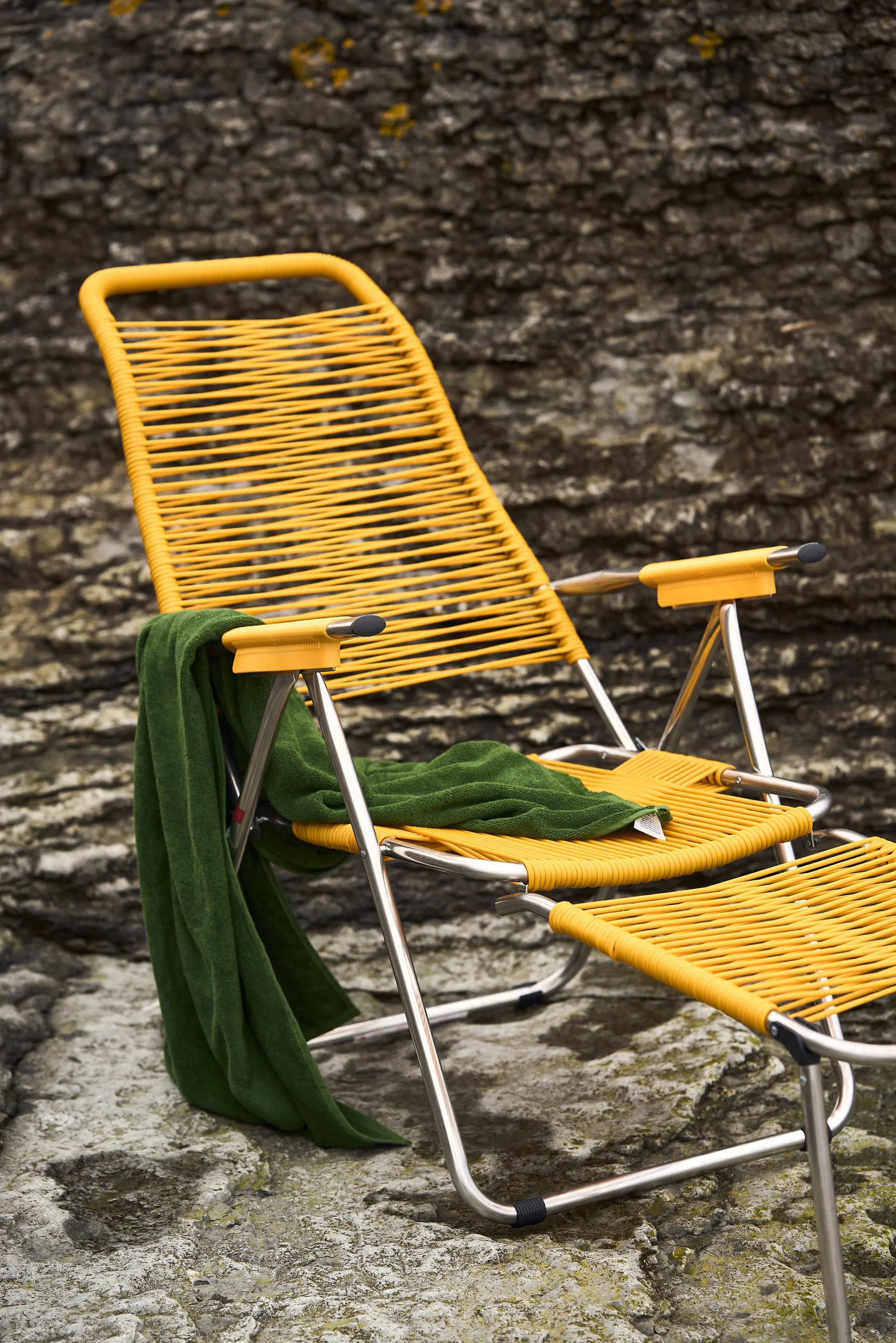 Chaise longue Spaghetti avec repose‑pieds, Jaune Fiam