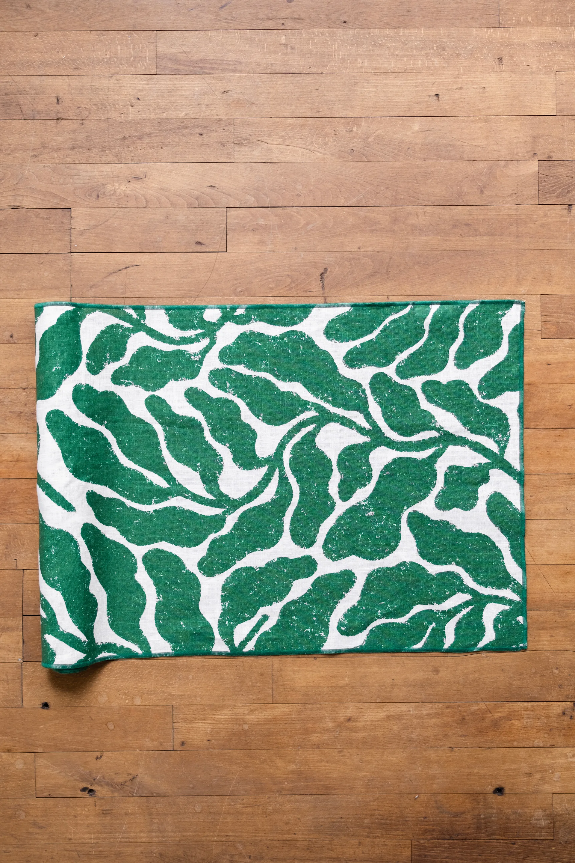 Chemin de table Leaves 45x180 cm, Green Fine Little Day