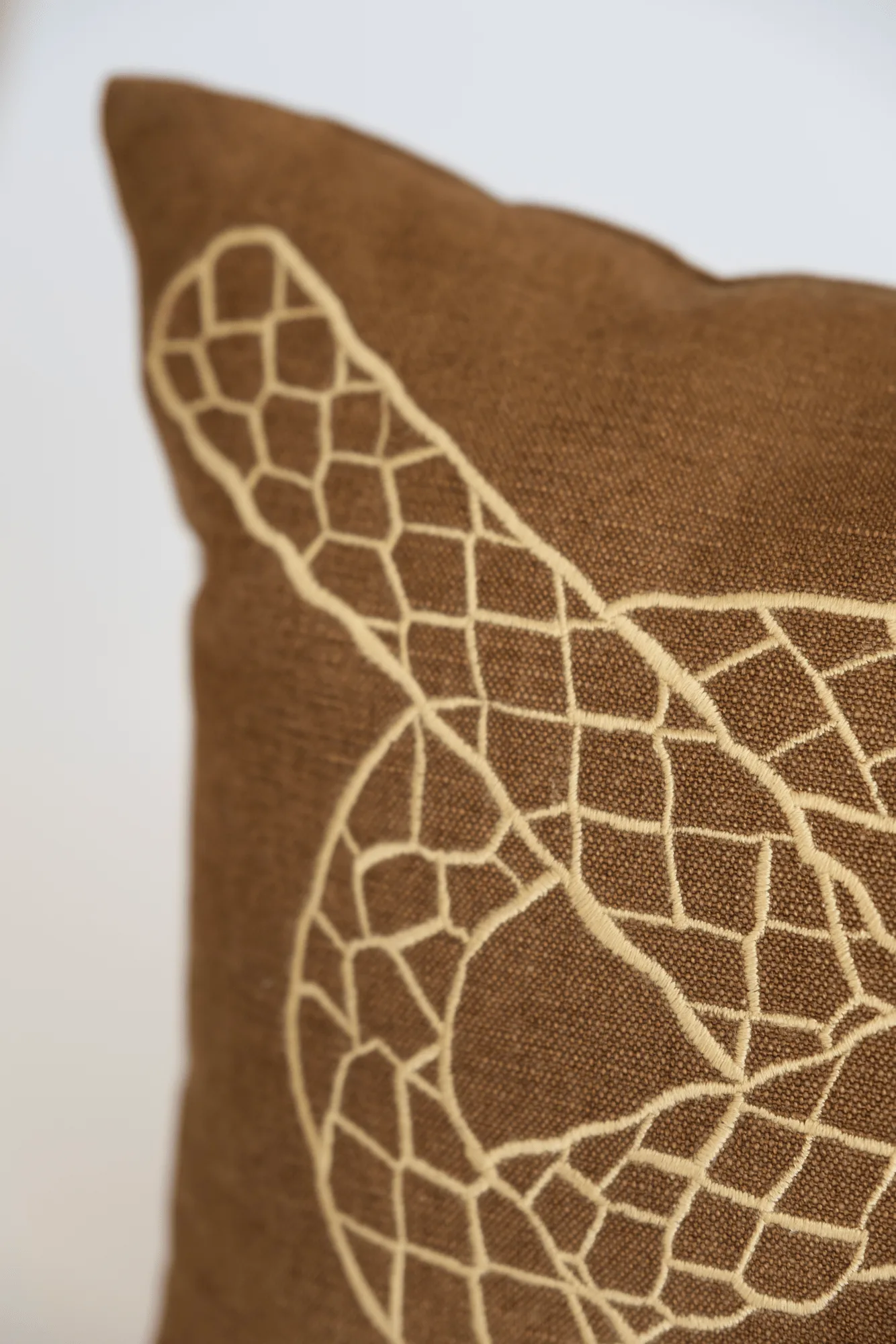 Coussin de décoration Knop, Marron-or-bleu, 27x40 cm Fine Little Day
