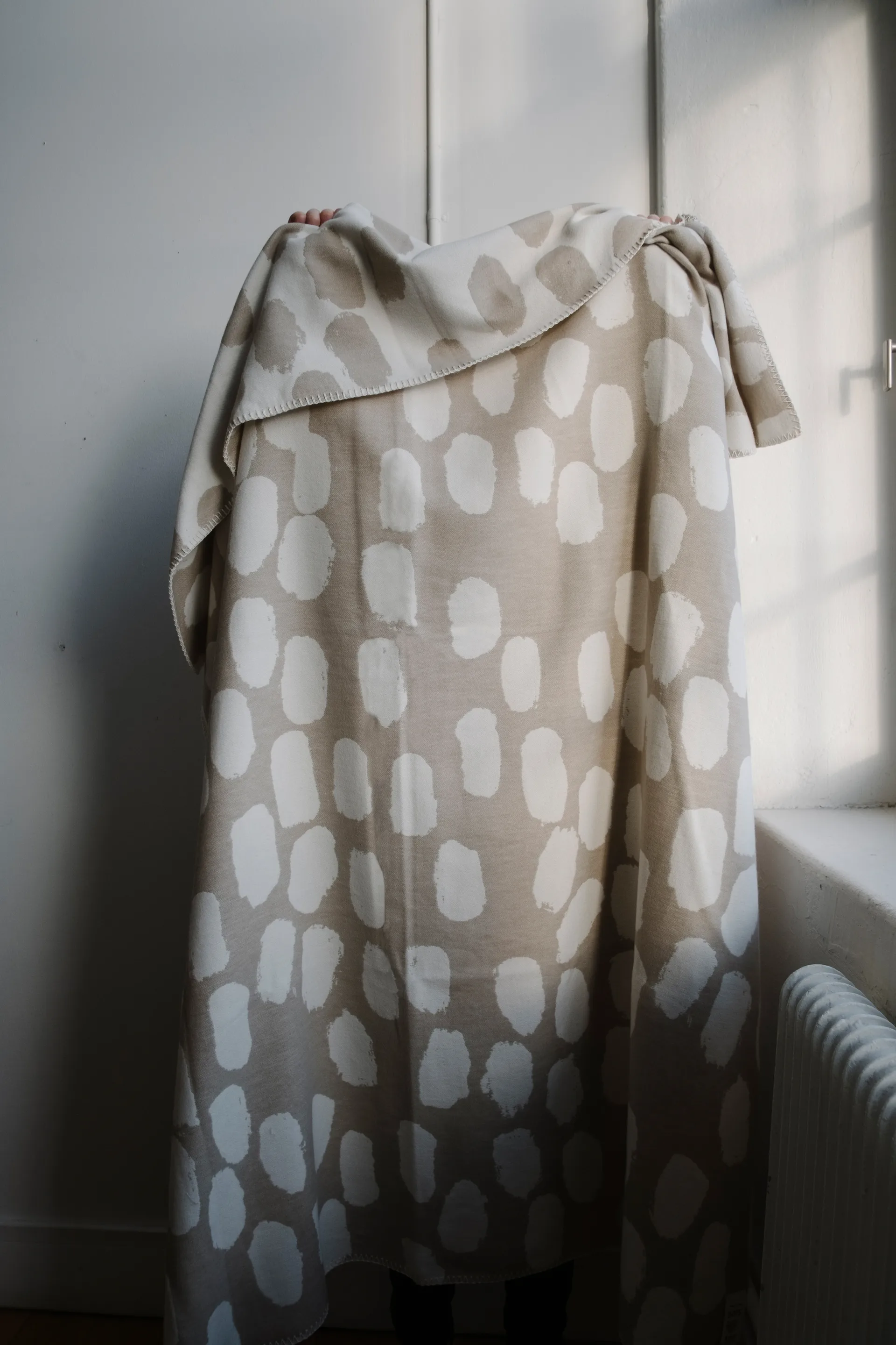 Couverture Dots 140x180 cm, Beige Fine Little Day