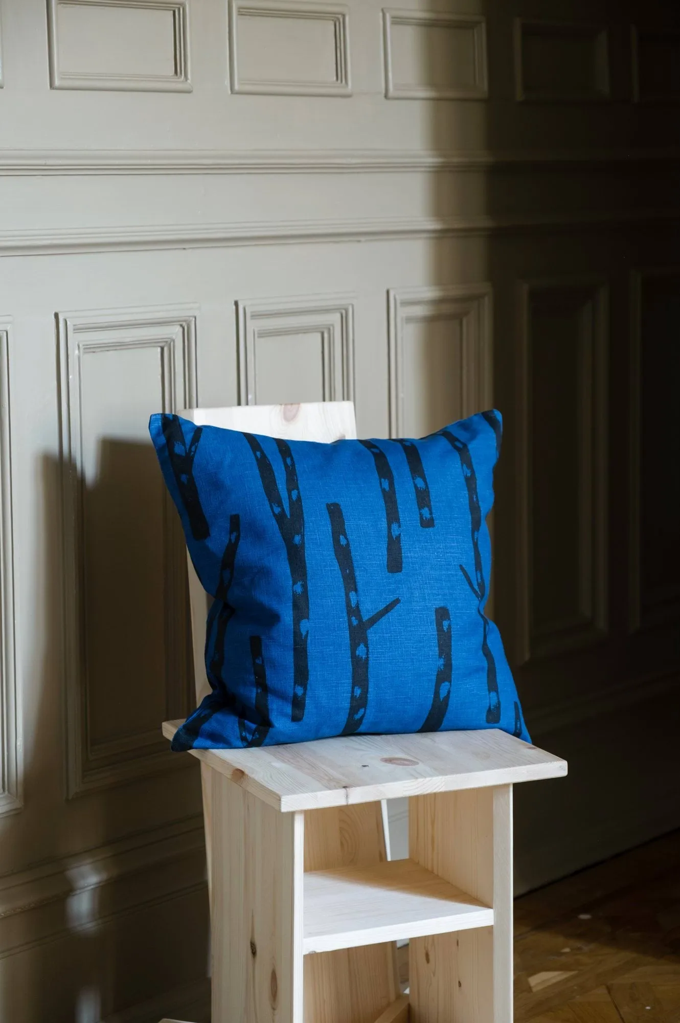 Housse de coussin Birch 48x48 cm, Bleu-noir Fine Little Day