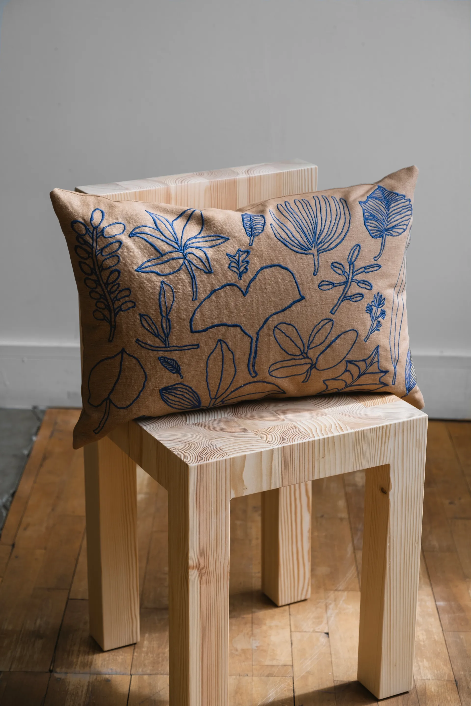 Housse de coussin Botanic 38x58 cm, Brown-blue Fine Little Day