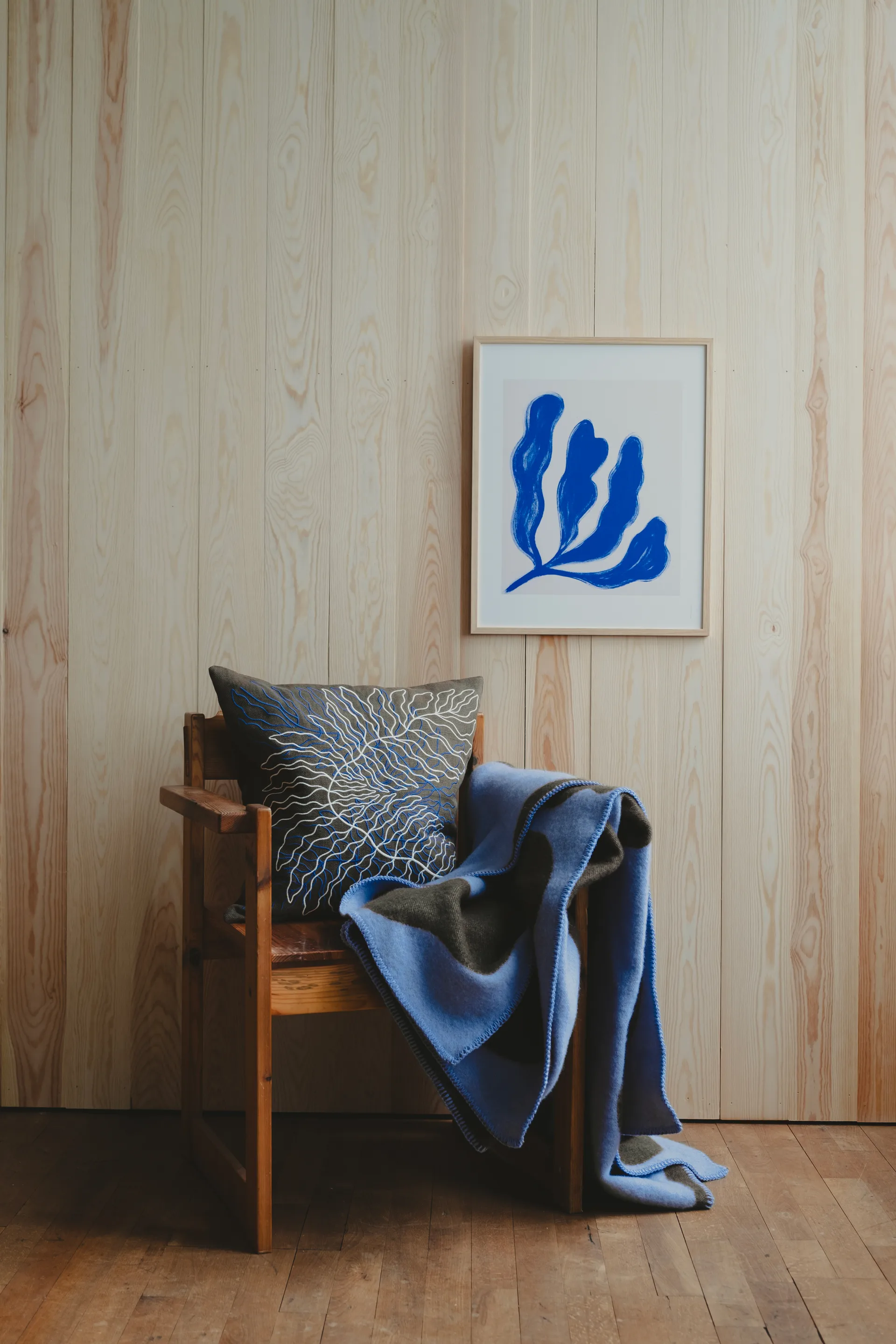 Housse de coussin Leaves brodée 48x48 cm, Brown Fine Little Day