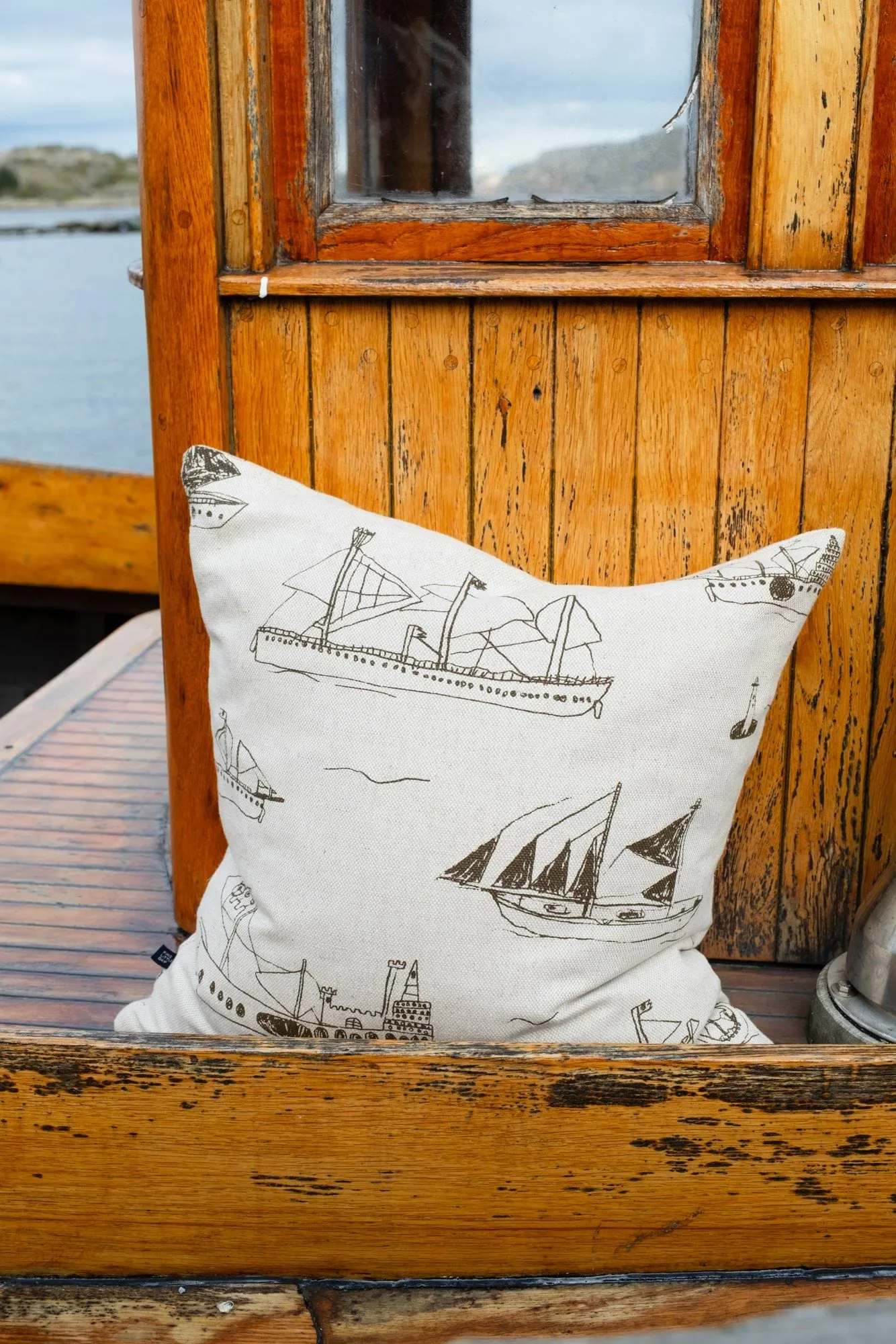 Housse de coussin Ohoy, Naturel-brun, 48x48 cm Fine Little Day