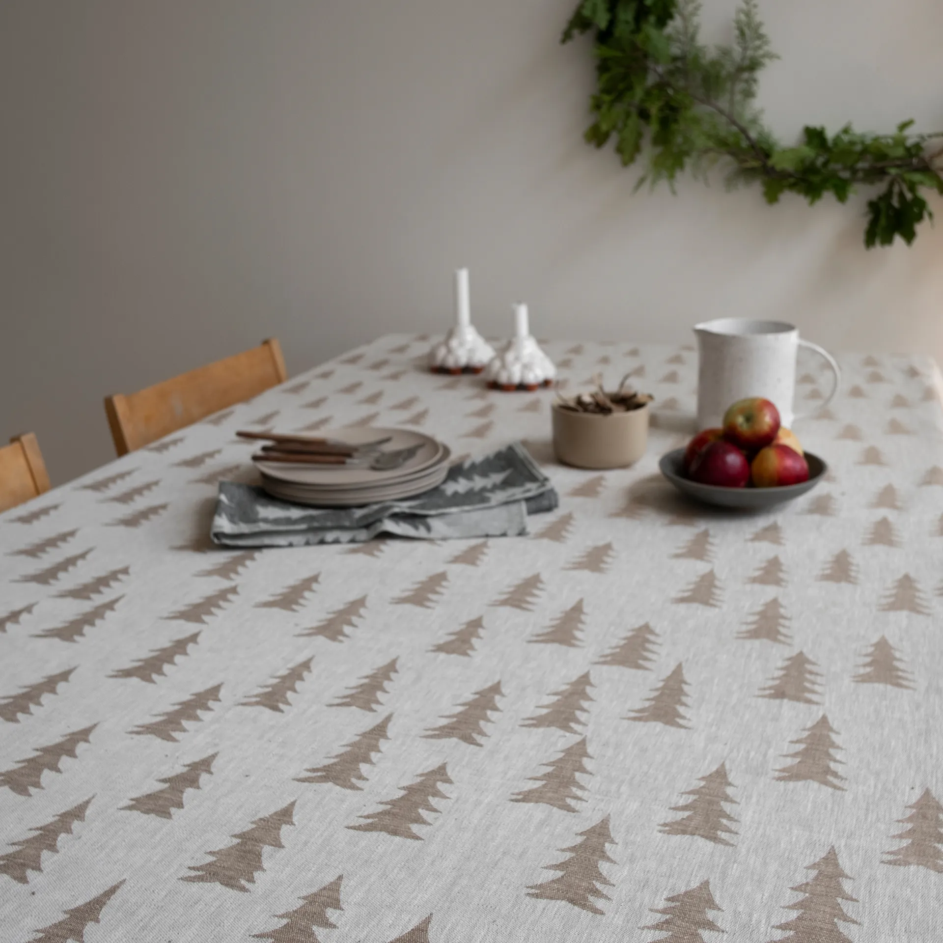 Nappe en jacquard Gran 147x250 cm, Sable Fine Little Day
