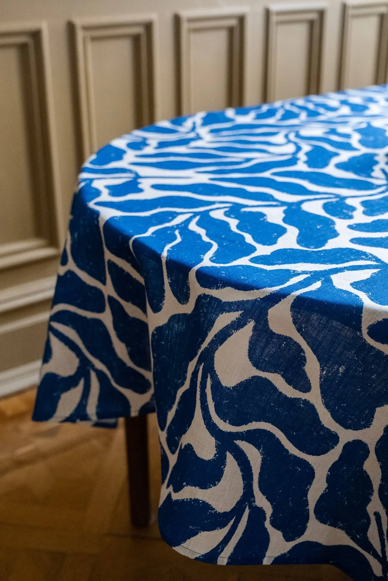 Nappe Leaves, Blanc-bleu, 147x147 cm Fine Little Day