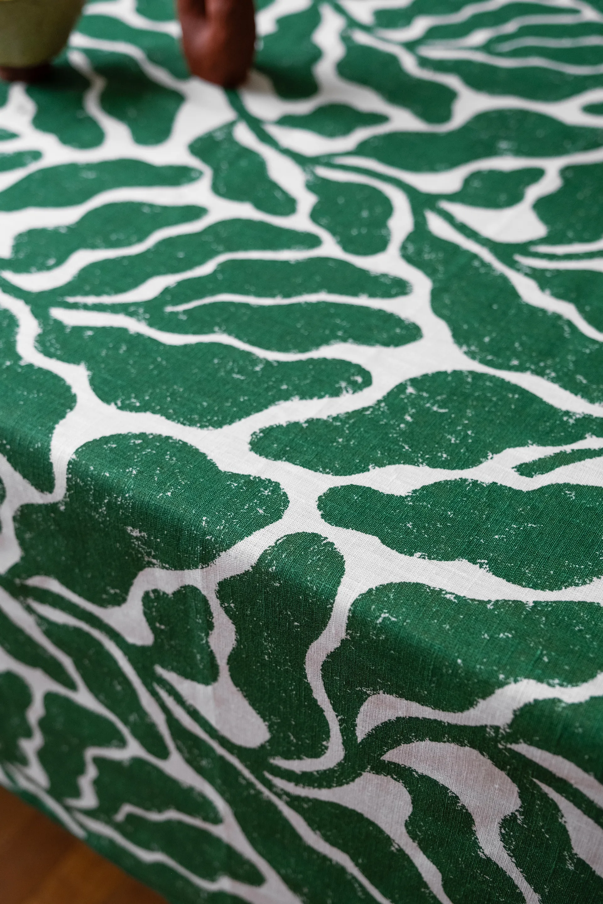 Nappe Leaves, Green, 149x250cm Fine Little Day