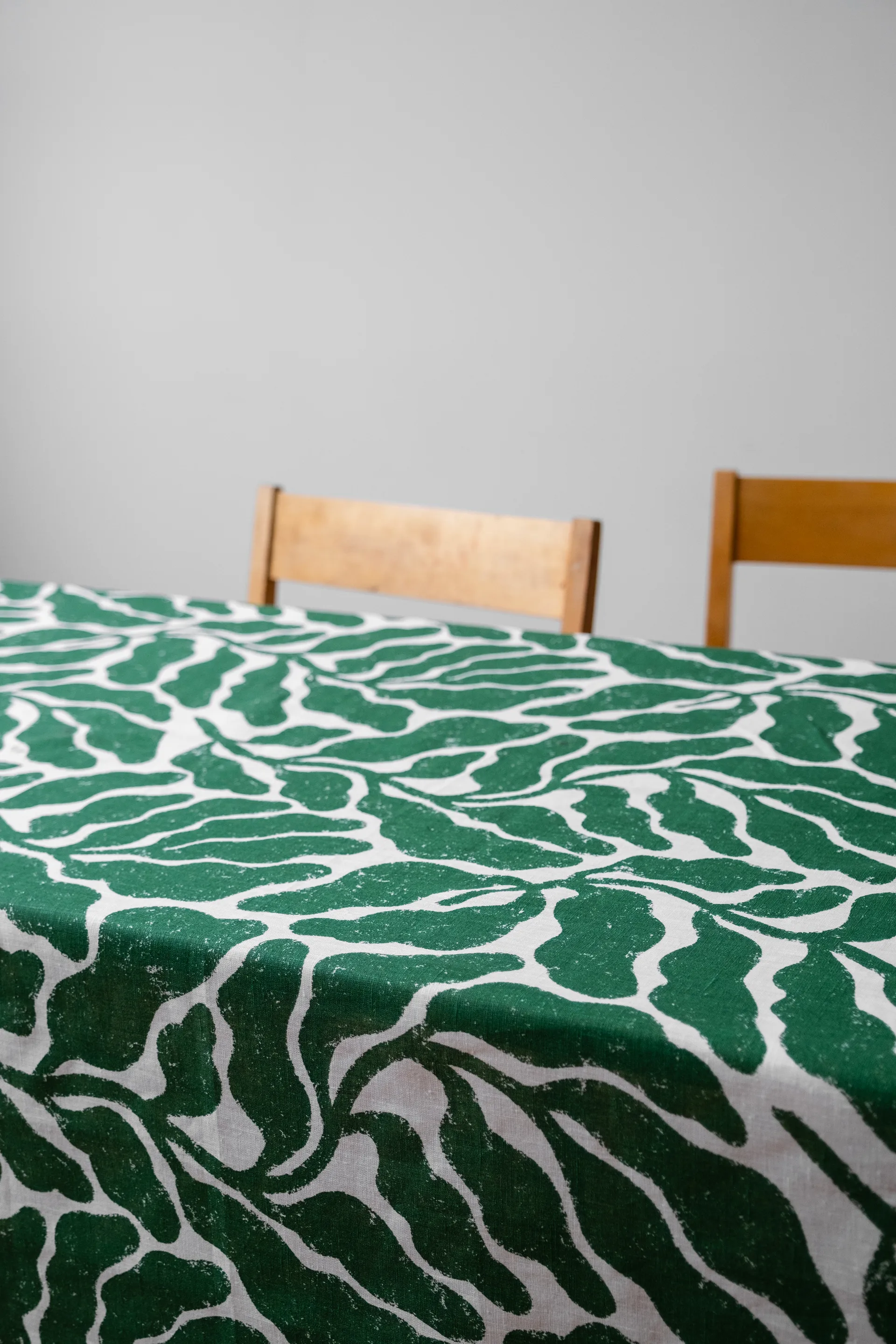 Nappe Leaves, Green, 149x250cm Fine Little Day