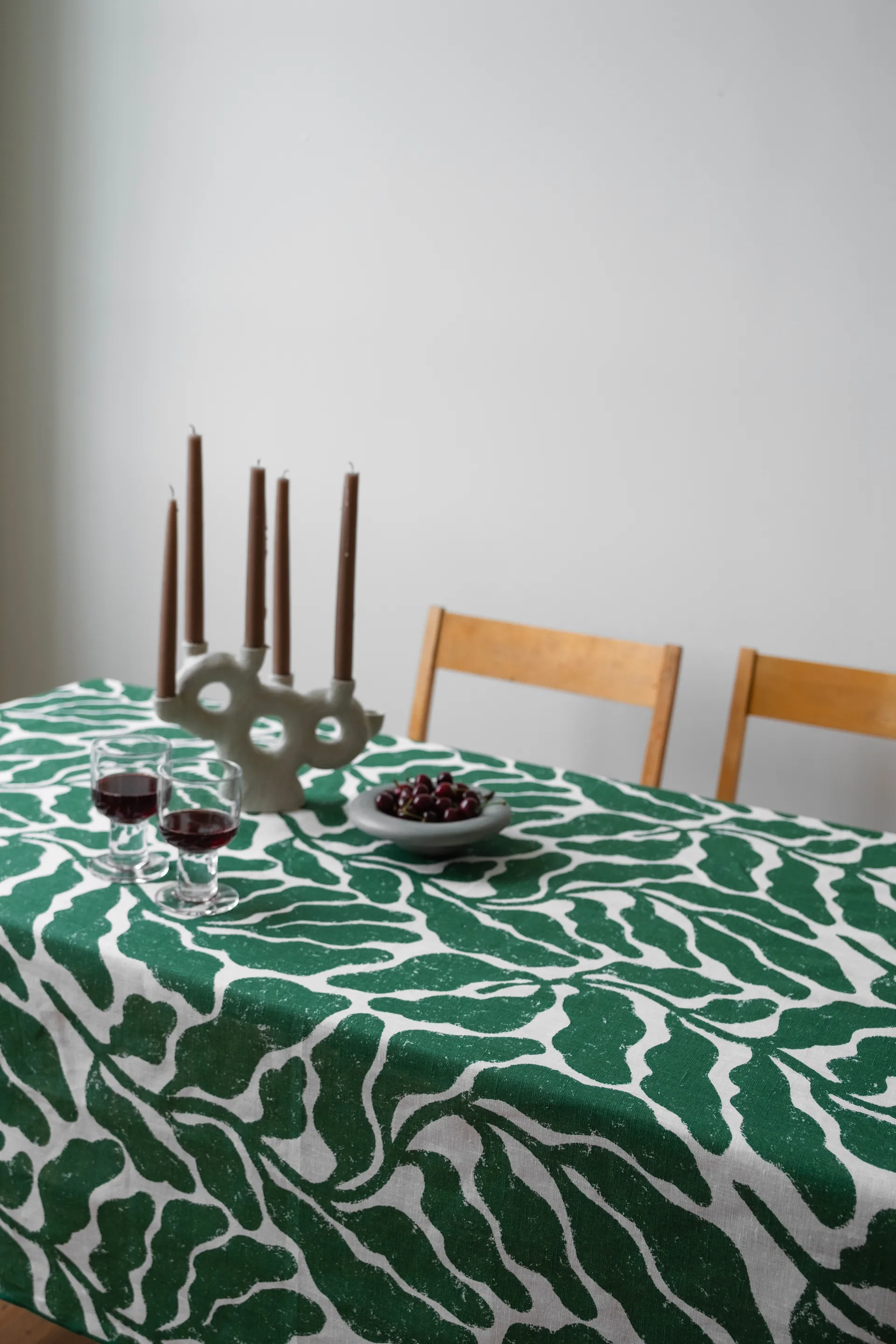 Nappe Leaves, Green, 149x250cm Fine Little Day