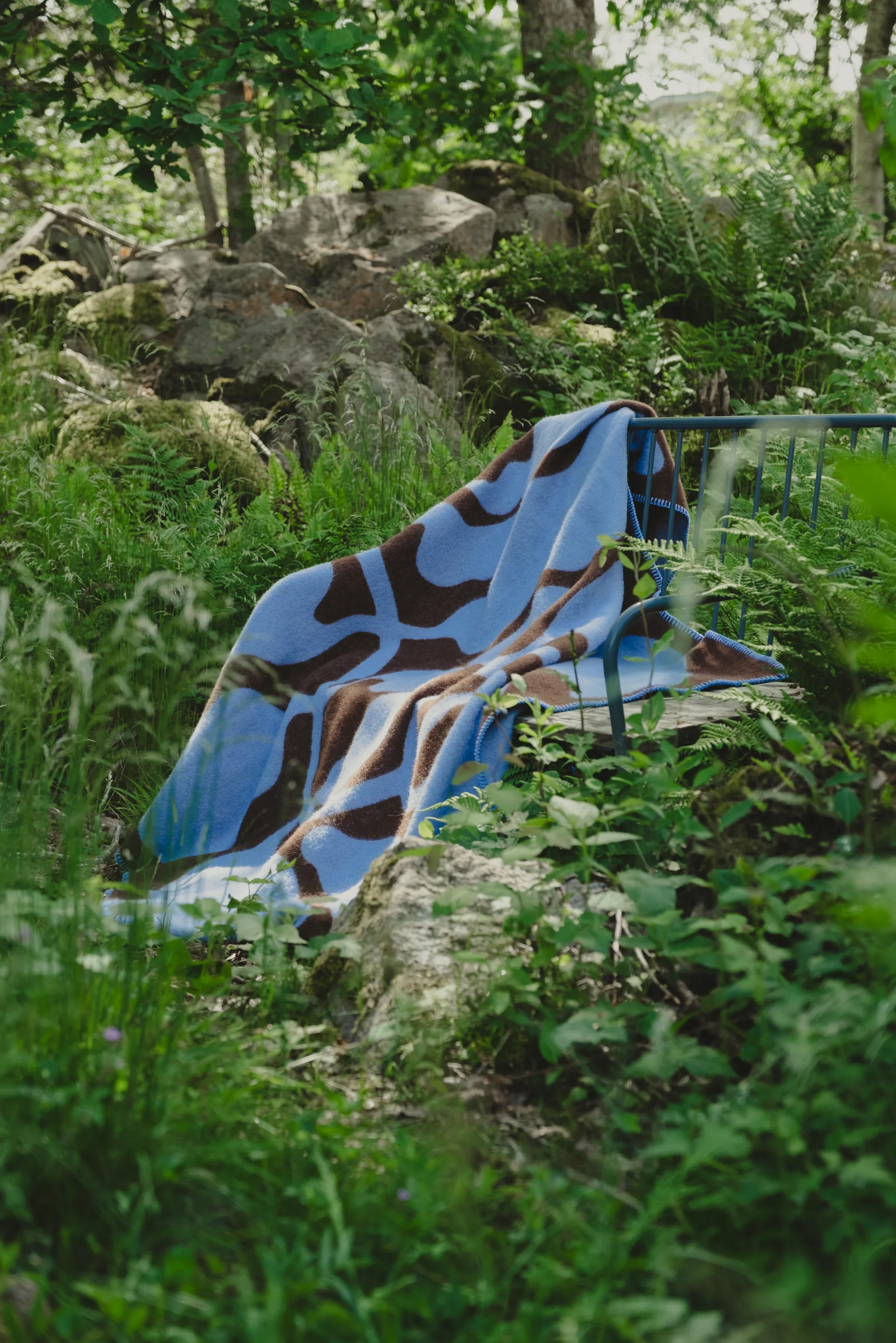 Plaid Leaves 130x180 cm, Blue-brown Fine Little Day