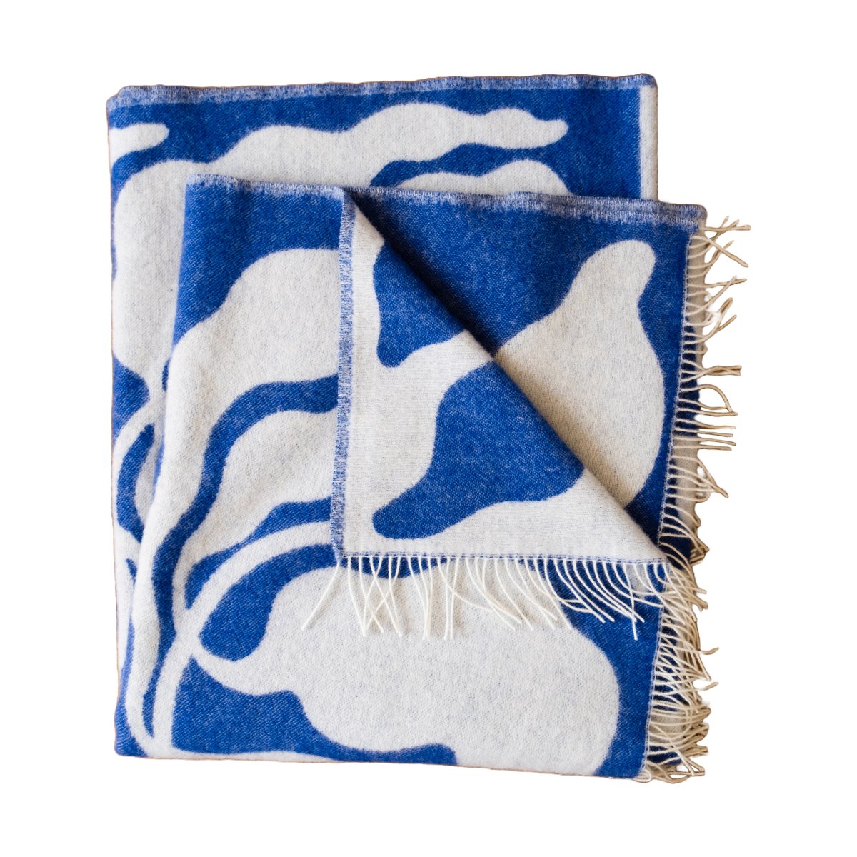 Fine Little Day Plaid Leaves 130x220 cm Blue-white | Design Scandinave | Plaids & couvertures en laine | Bleu