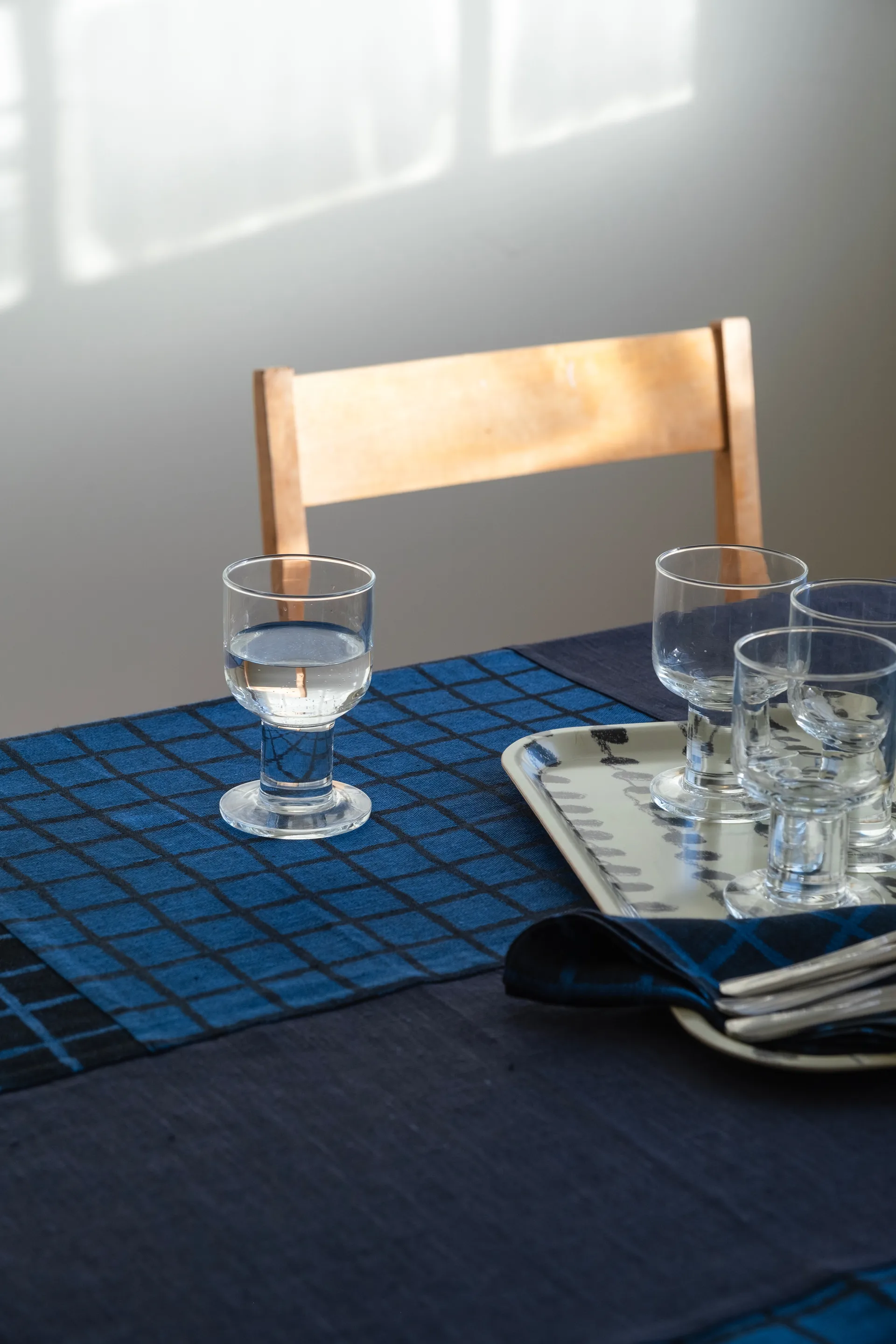 Plateau Dot 22x43 cm, Black-white Fine Little Day