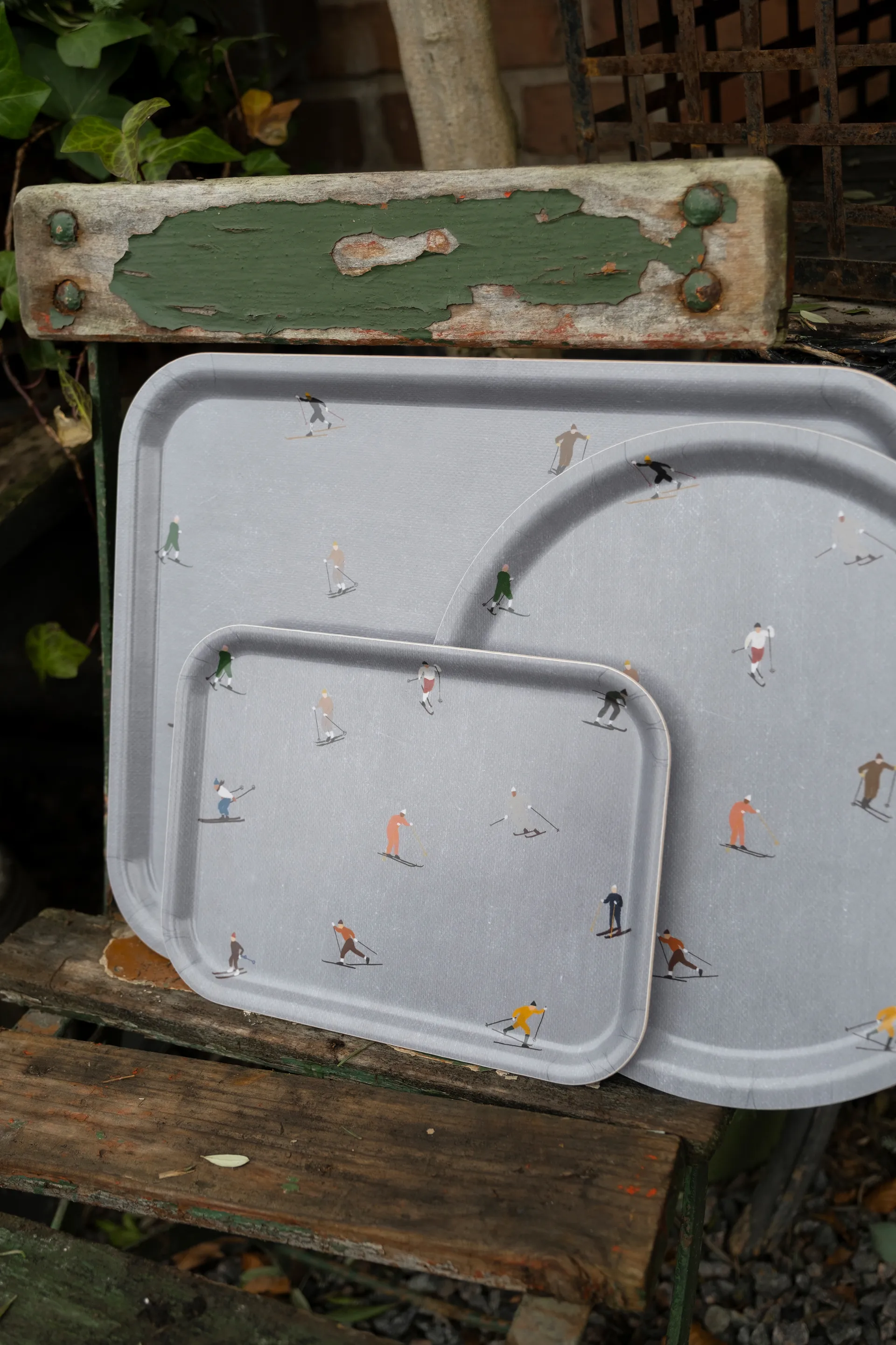 Plateau Skiers 33x43 cm, Gris Fine Little Day