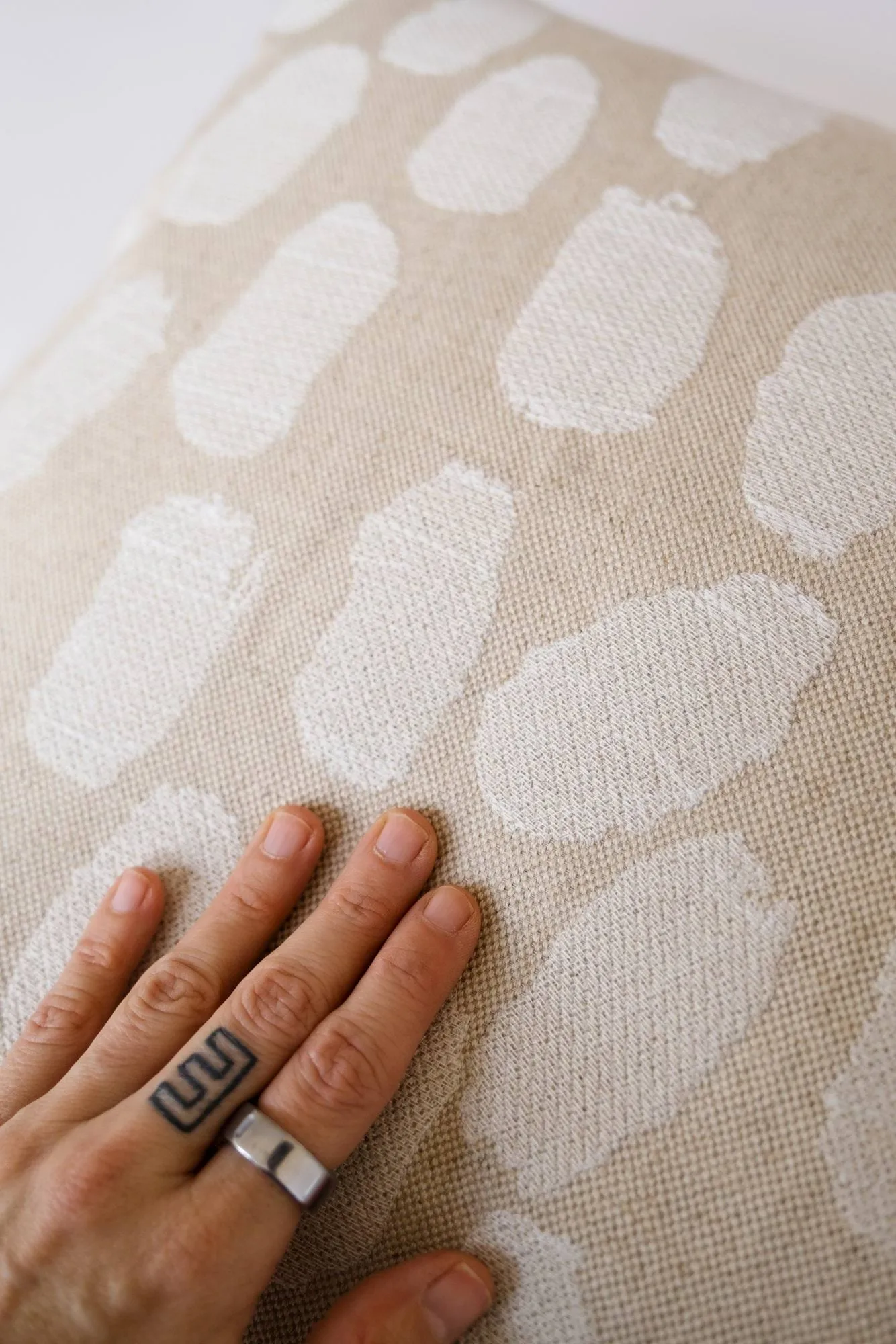 Taie Dots 48x48 cm, Blanc-naturel Fine Little Day