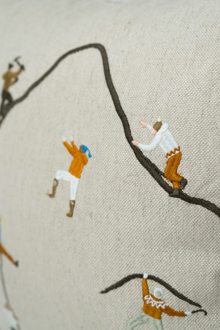 Taie Mountain climbers 48x48 cm - Nature - Fine Little Day