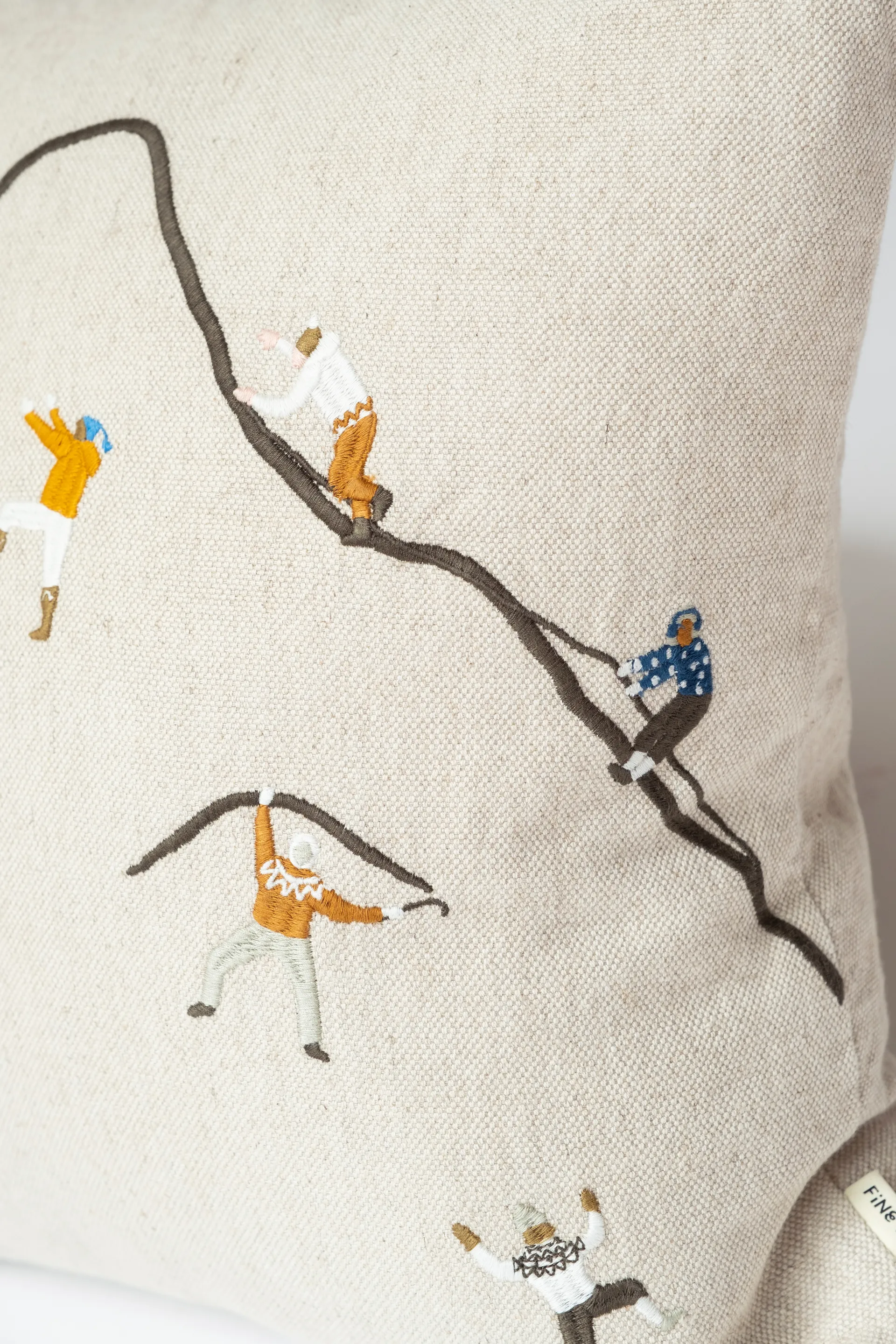 Taie Mountain climbers 48x48 cm, Nature Fine Little Day