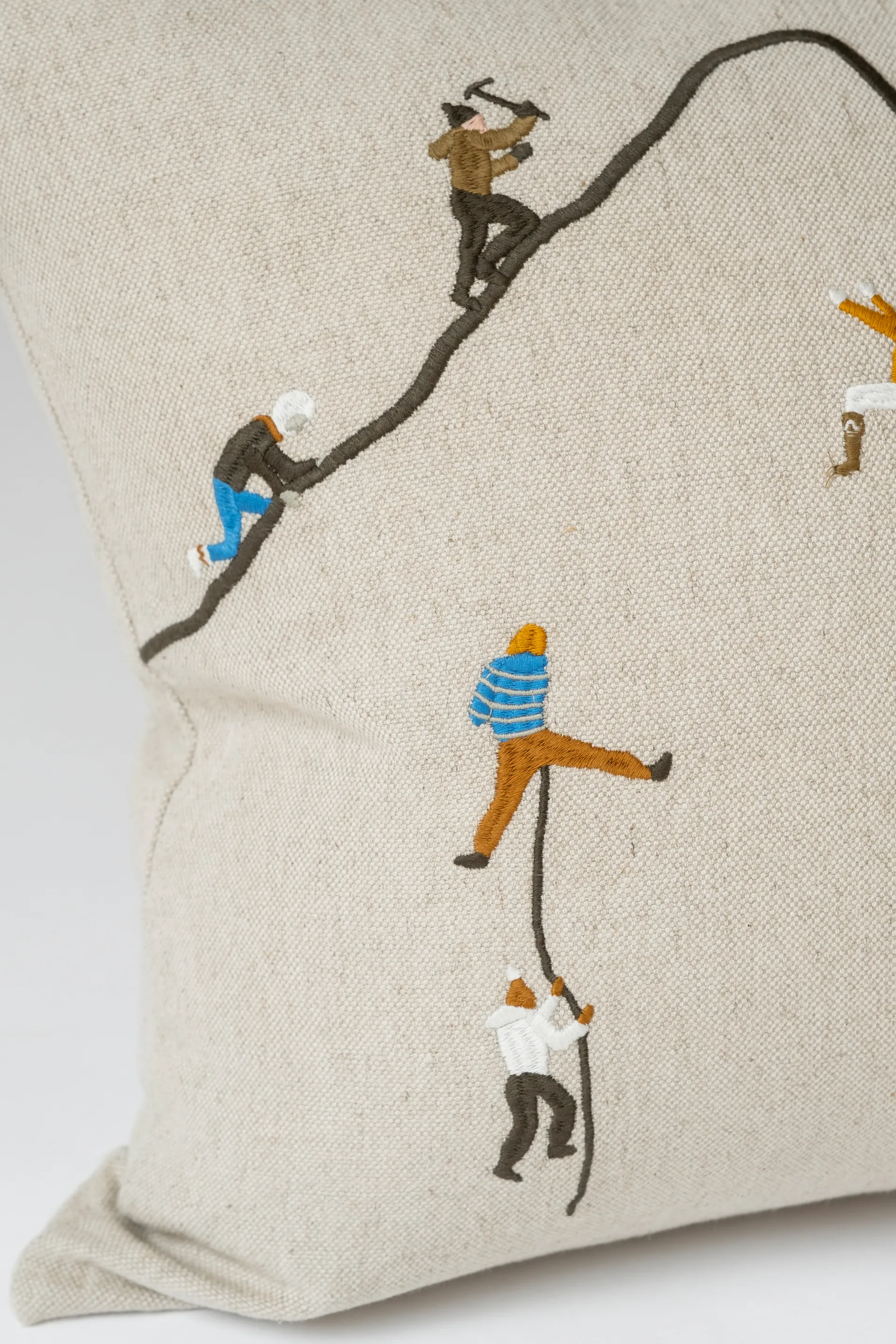 Taie Mountain climbers 48x48 cm, Nature Fine Little Day