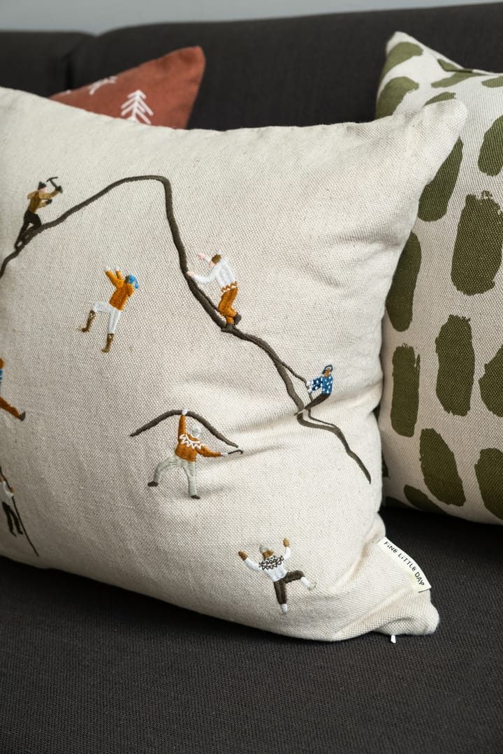 Taie Mountain climbers 48x48 cm - Nature - Fine Little Day