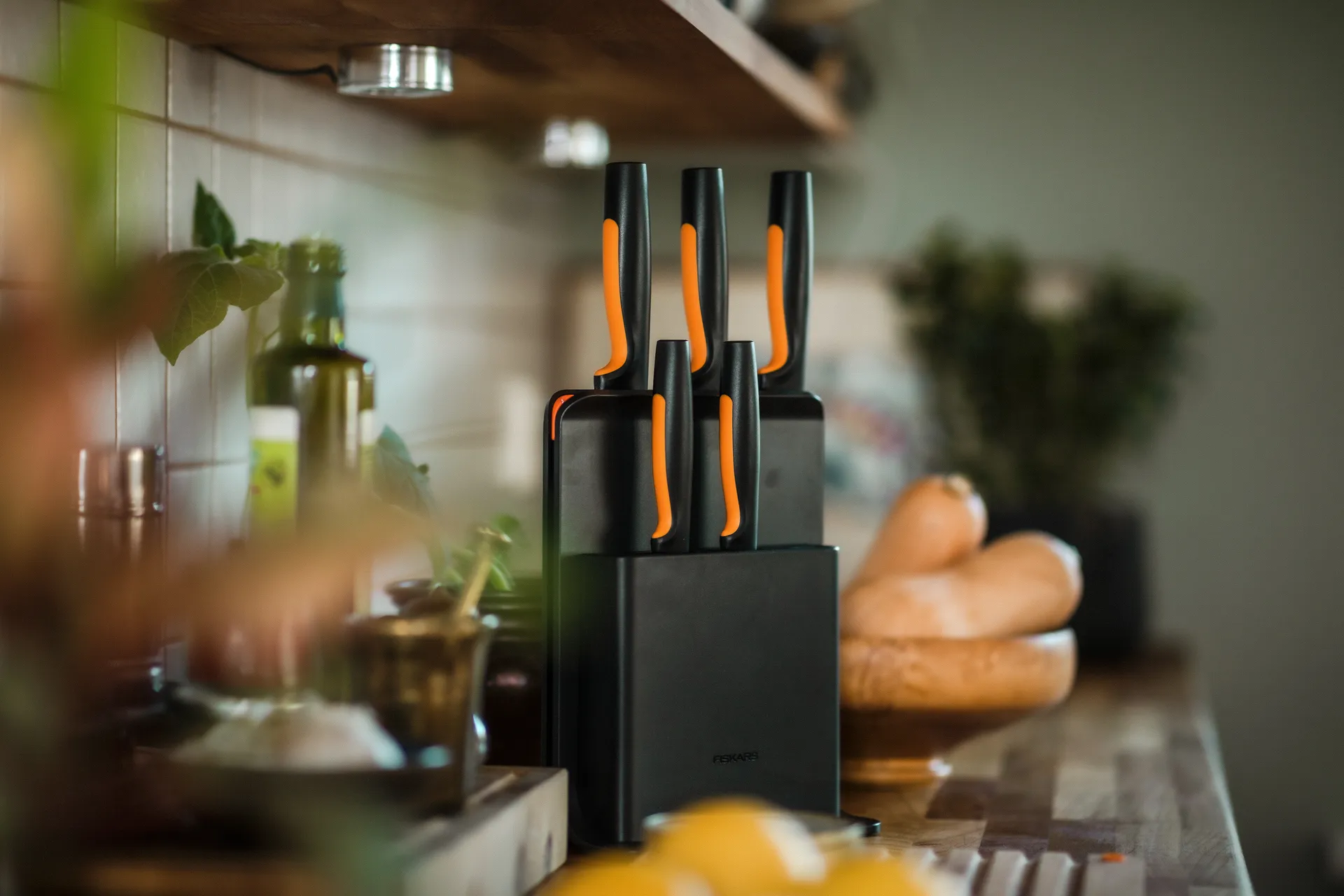 Bloc à couteaux en plastique avec 5 couteaux Functional Form, 6 Pièces Fiskars