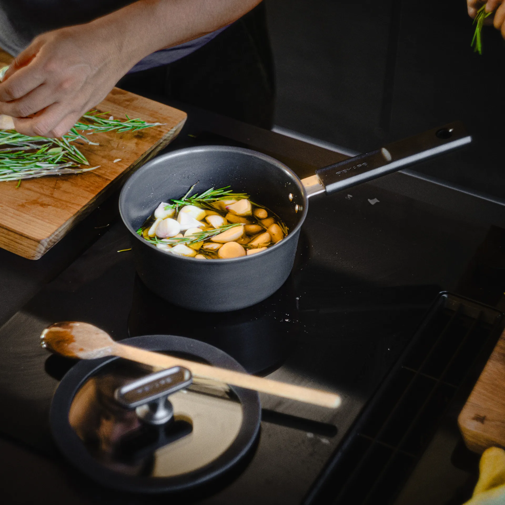 Casserole avec couvercle Hard Face Ceratec Superior, 1,8 L Fiskars