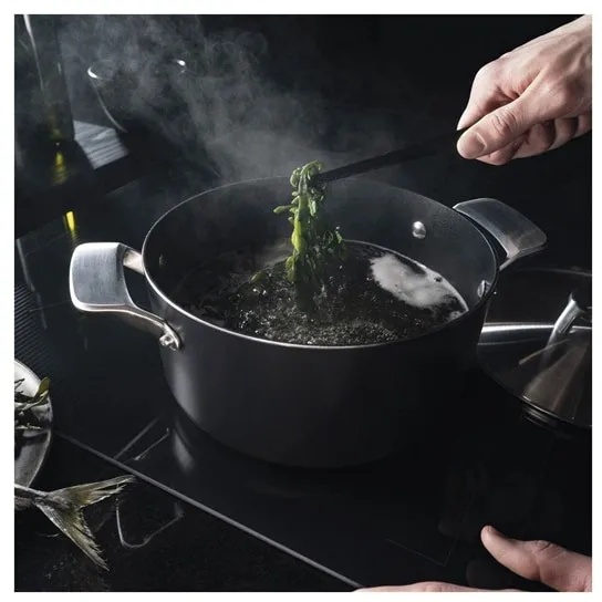 Cocotte avec couvercle Taiten 3,5 l, Noir Fiskars