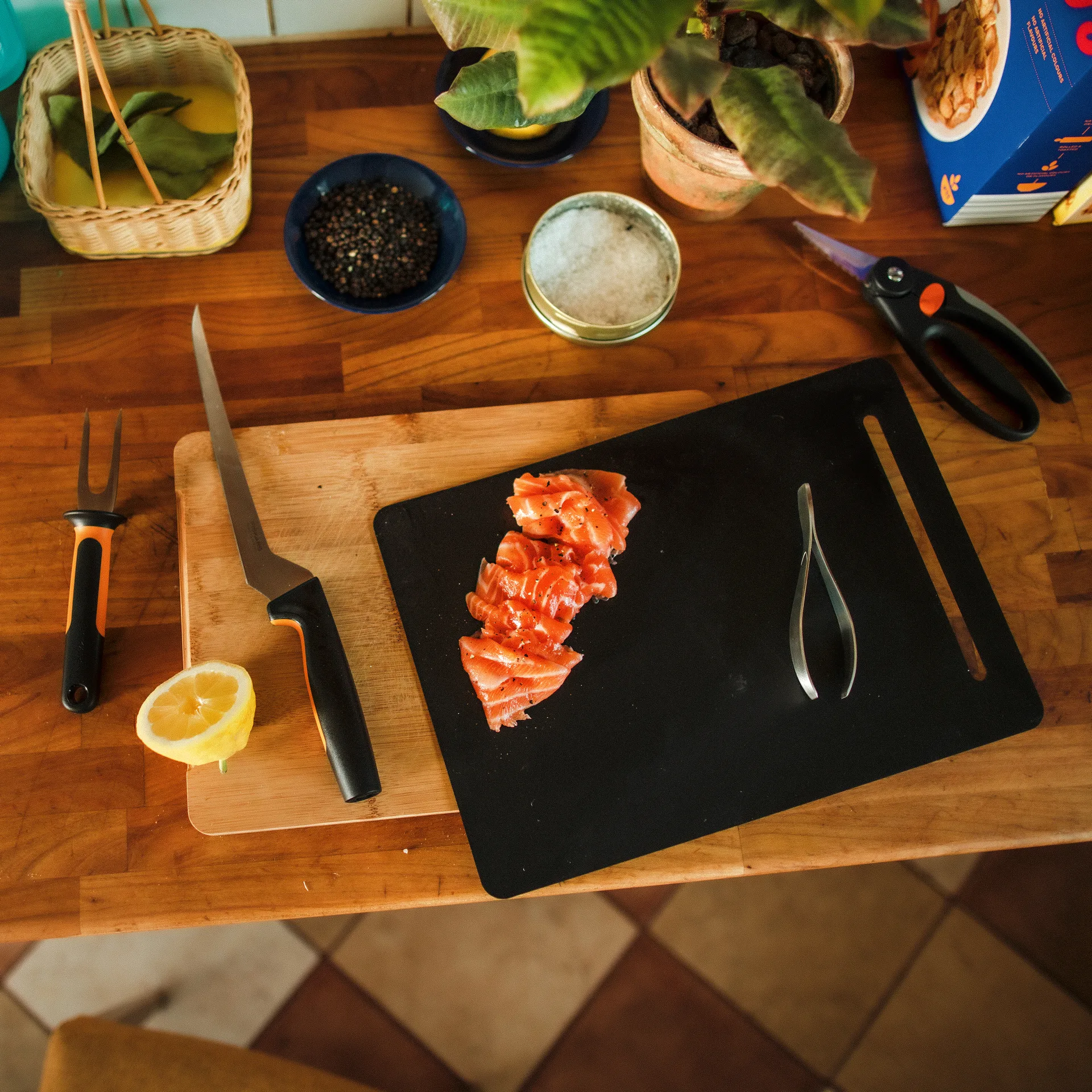 Couteau à filet Functional Form, 22 cm Fiskars