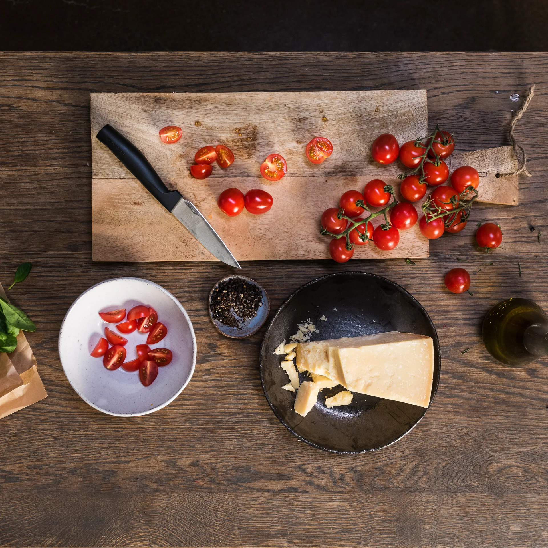 Couteau à légumes Hard Edge 11 cm, Acier inoxydable Fiskars