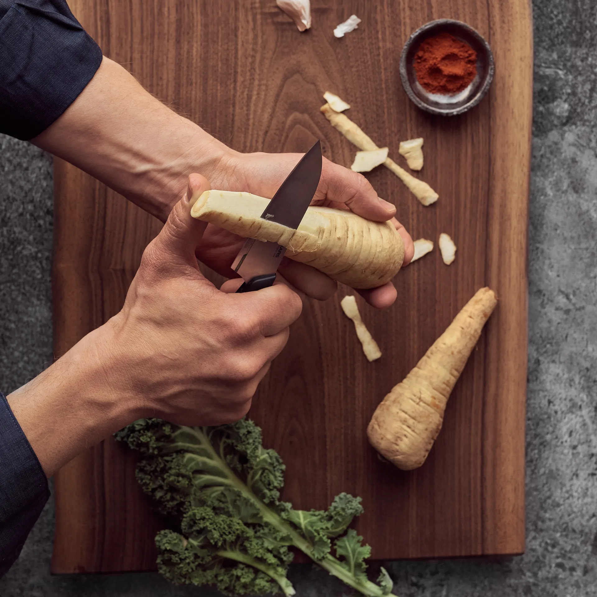 Couteau à légumes Titanium 10 cm, Noir Fiskars