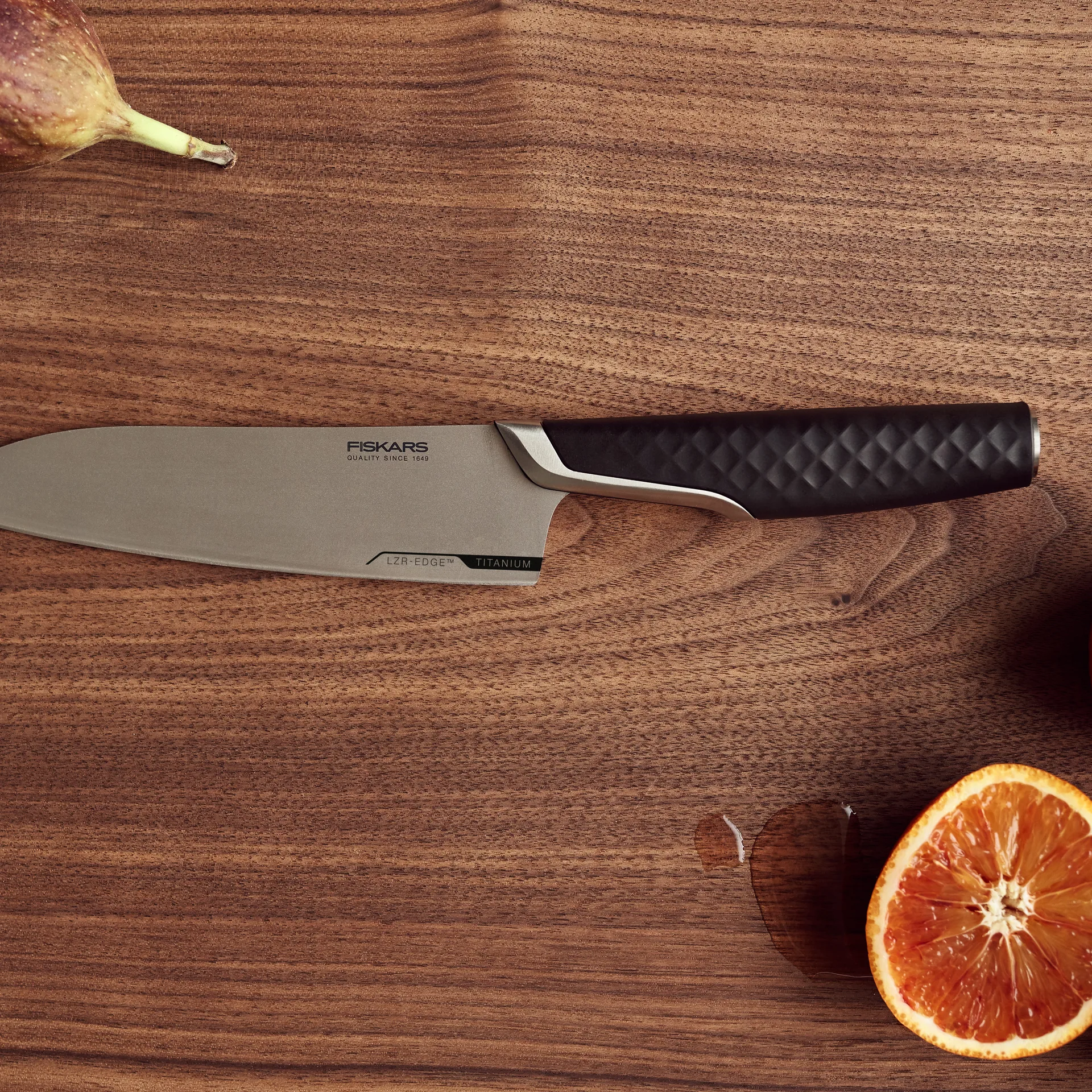 Couteau de chef Titanium 16 cm, Noir Fiskars
