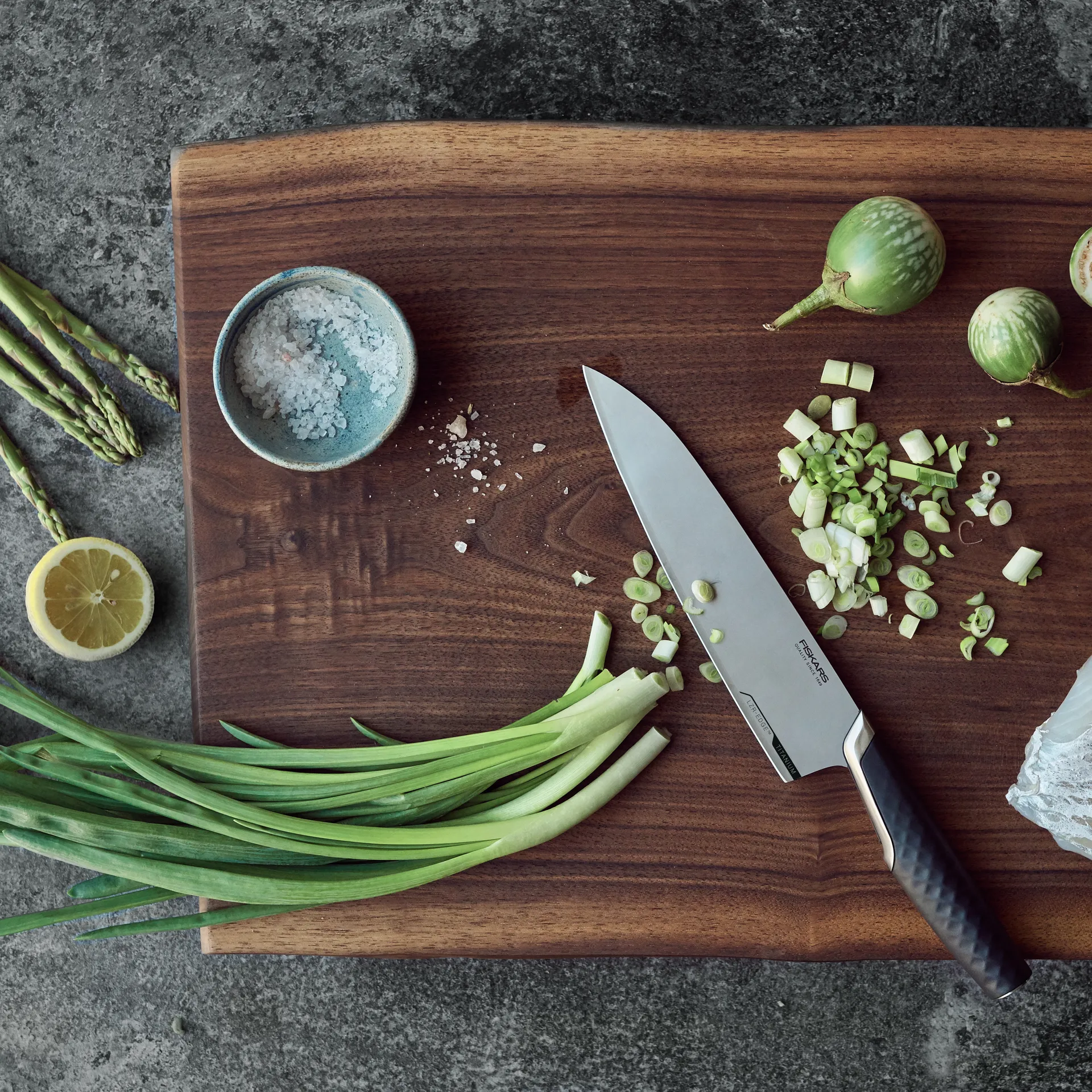 Couteau de chef Titanium 20 cm, Noir Fiskars