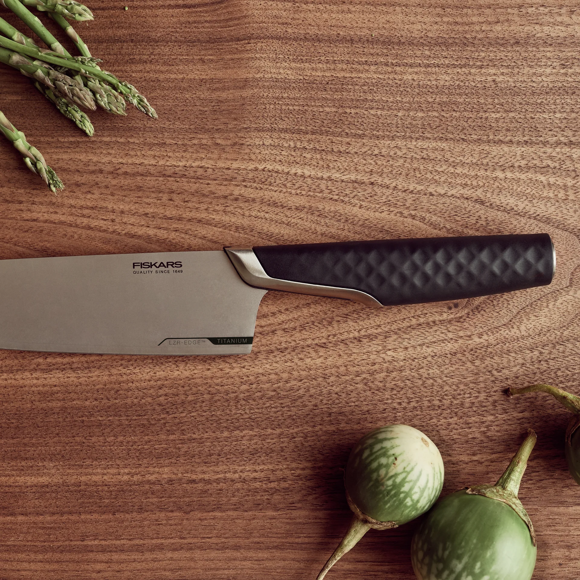 Couteau de chef Titanium 20 cm, Noir Fiskars