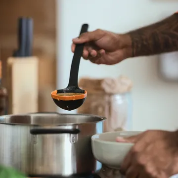 Functional Form louche à soupe - Noir-orange, 36,2 cm - Fiskars