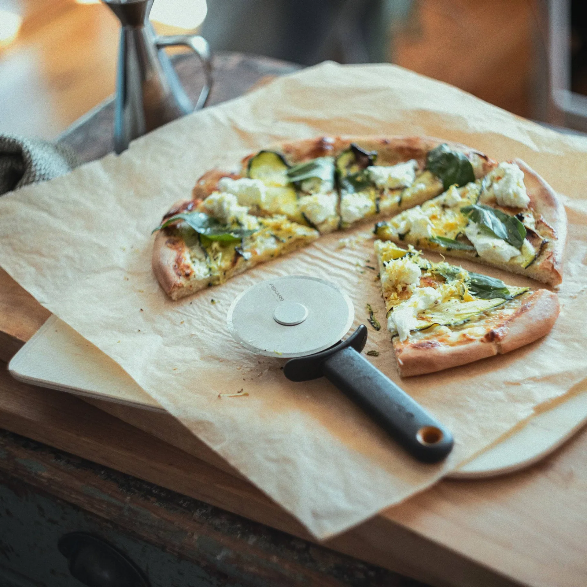 Functional Form roulette à pizza, Noir, avec protège-lame Fiskars